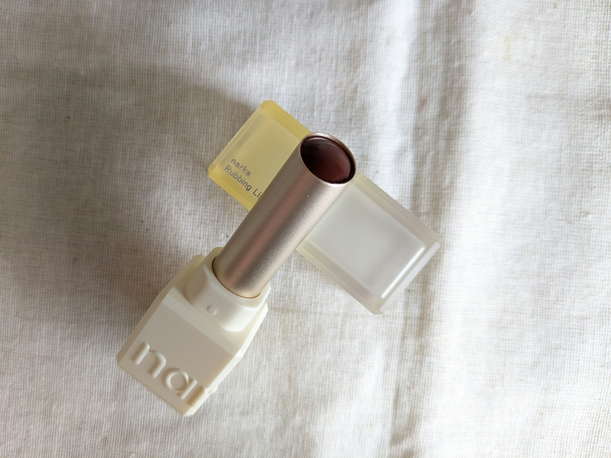 シュガーラビングリップソルベ/narka/リップスクラブを使ったクチコミ（2枚目）