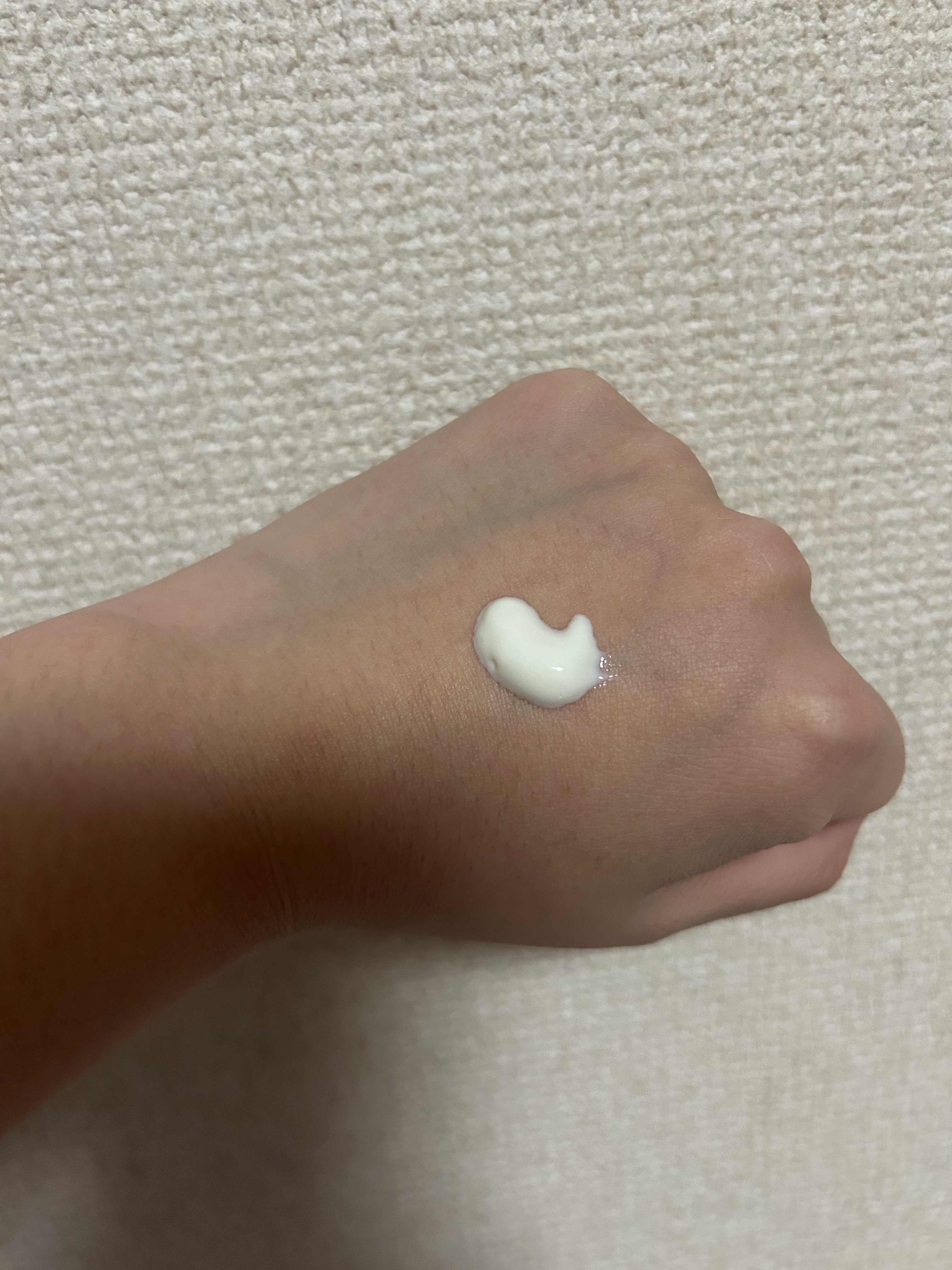 ヒアルーシカ ウォーターフィット サンセラム/SKIN1004/日焼け止めローションを使ったクチコミ（3枚目）