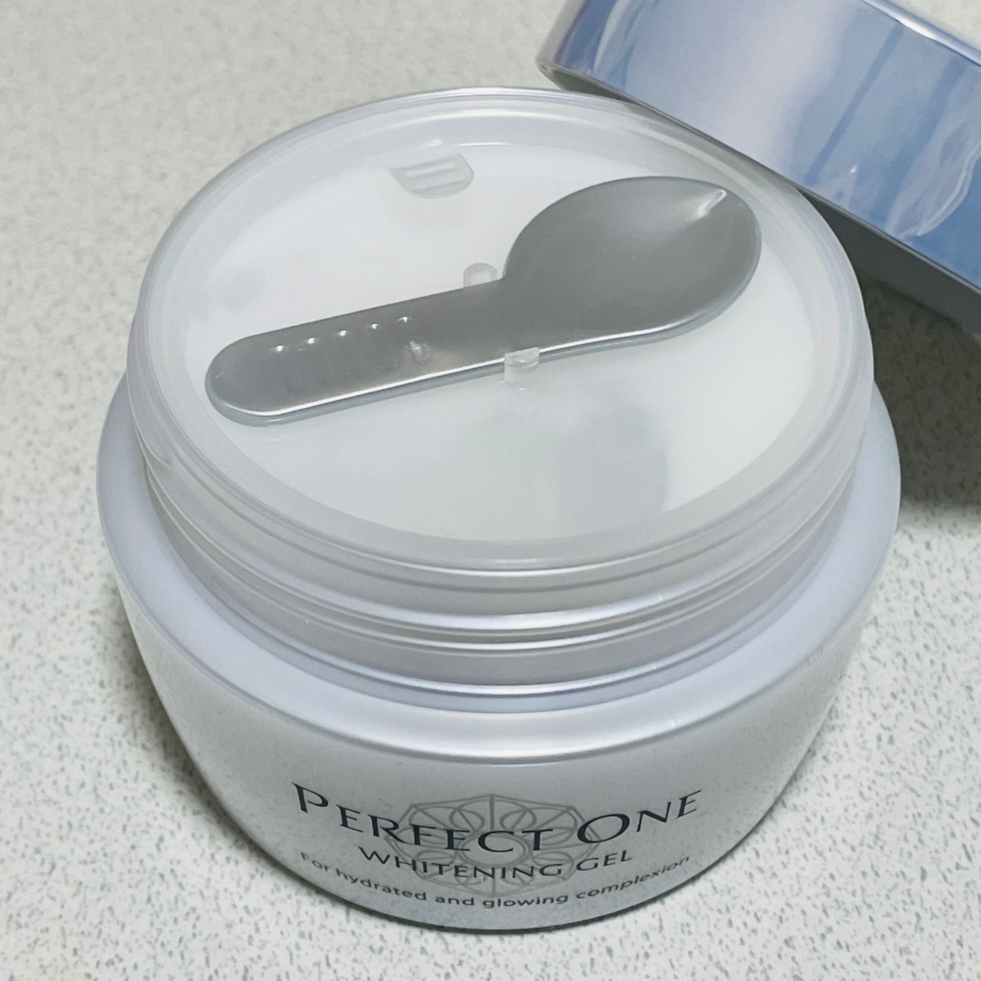 パーフェクトワン 薬用ホワイトニングジェル(医薬部外品)/パーフェクトワン/オールインワン化粧品を使ったクチコミ(3枚目)