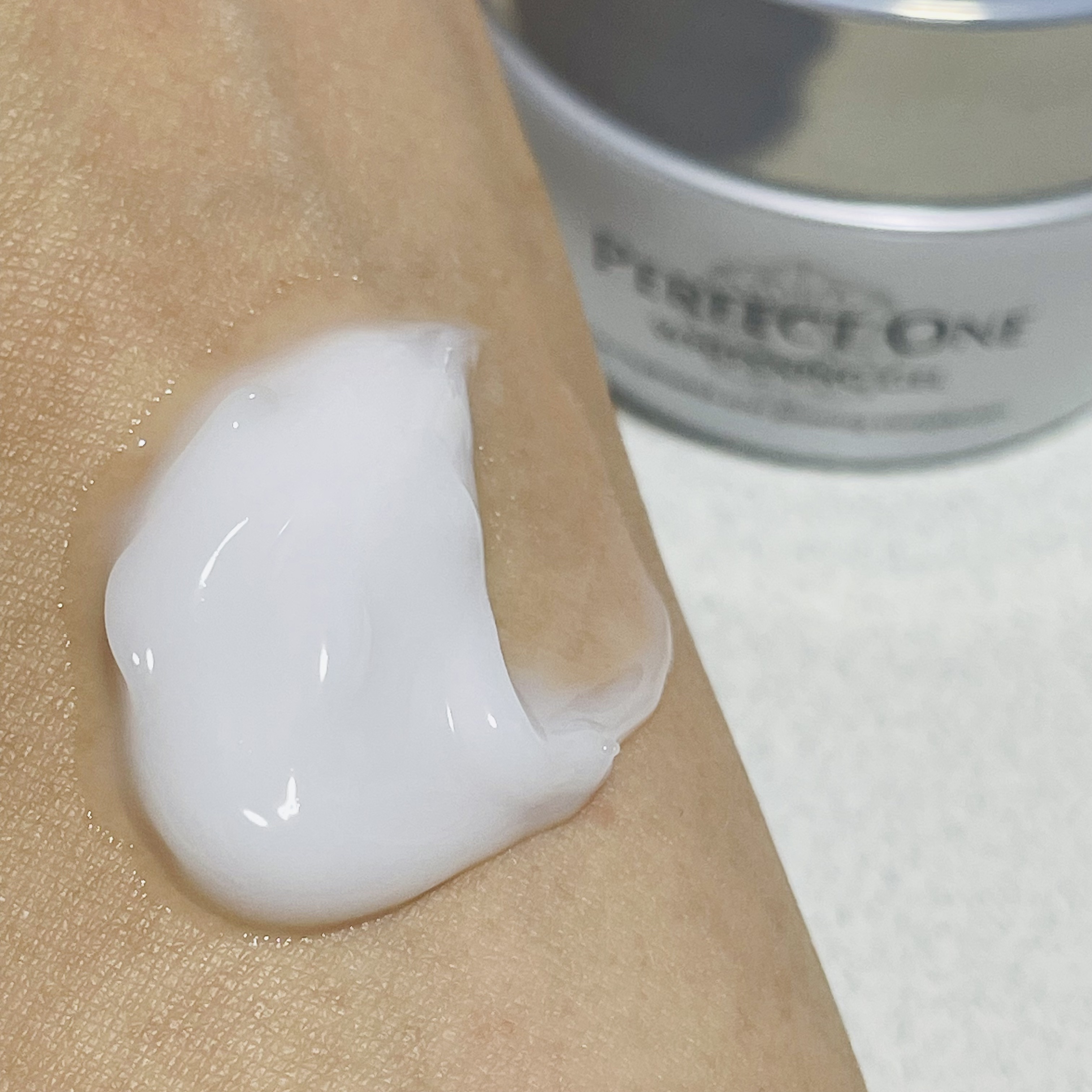 パーフェクトワン 薬用ホワイトニングジェル（医薬部外品）/パーフェクトワン/オールインワン化粧品を使ったクチコミ（1枚目）