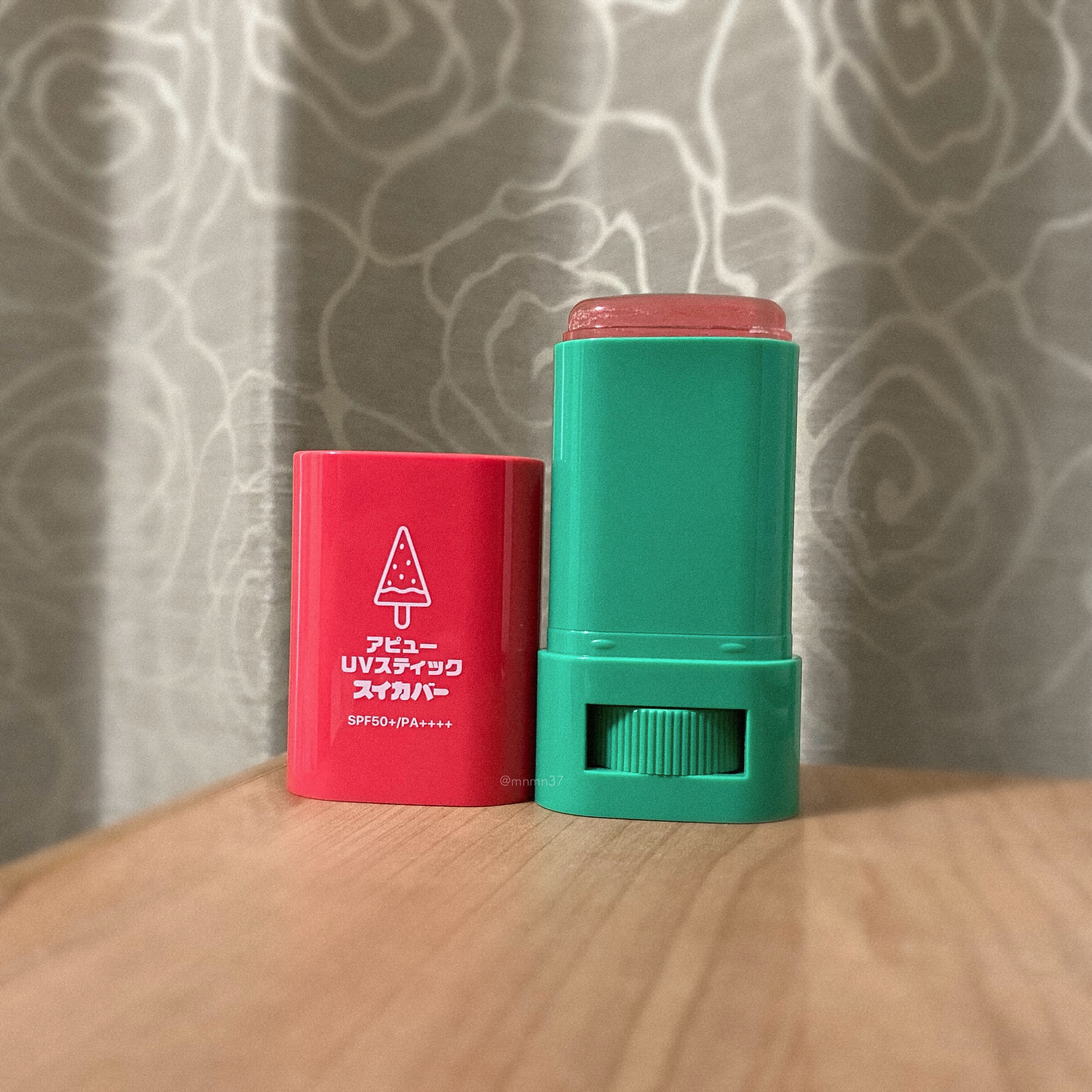 アピュー ジューシーパン UVスティック(スイカバー/メロンバー)/A’pieu/日焼け止めスティックを使ったクチコミ（2枚目）