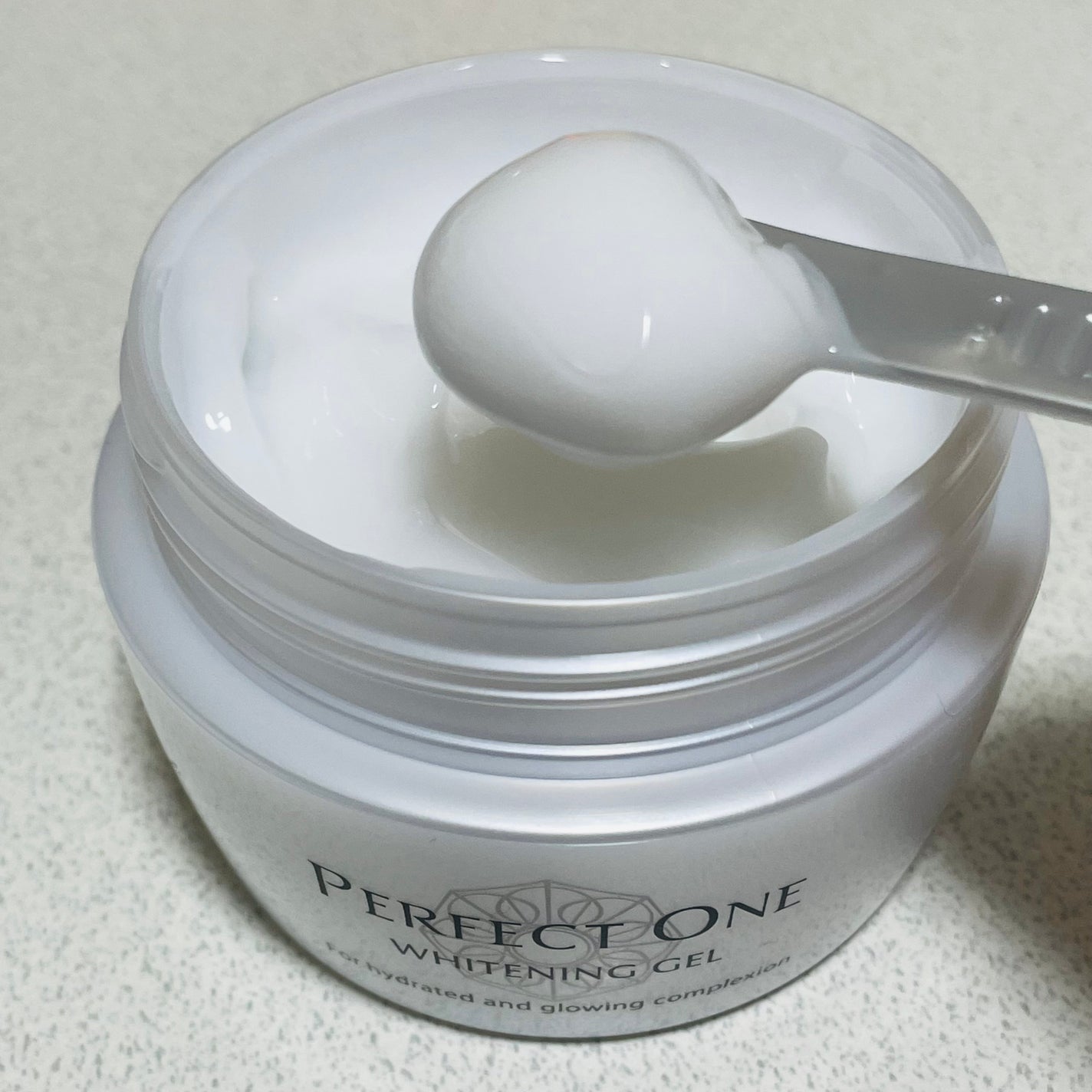 パーフェクトワン 薬用ホワイトニングジェル(医薬部外品)/パーフェクトワン/オールインワン化粧品を使ったクチコミ(2枚目)