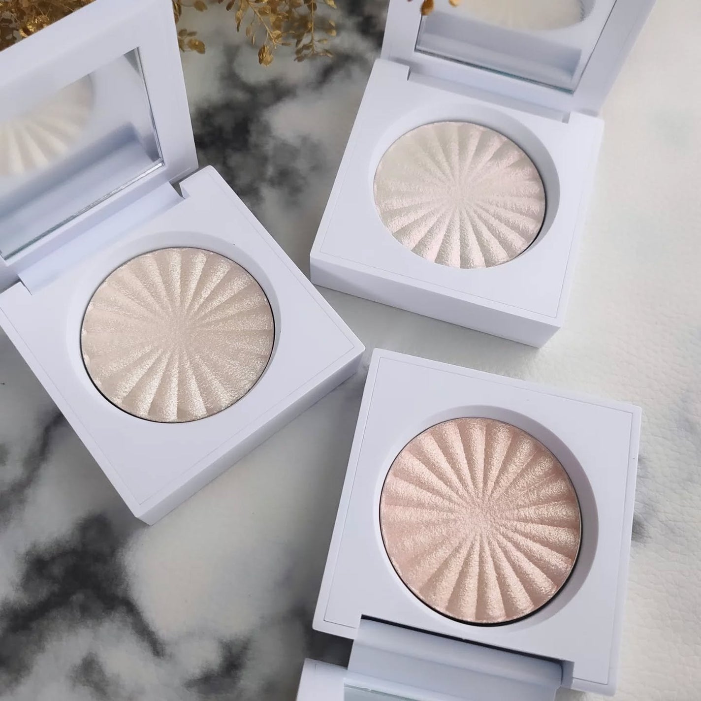 OFRA mini Highlighter/Ofra Cosmetics/パウダーハイライトを使ったクチコミ(3枚目)