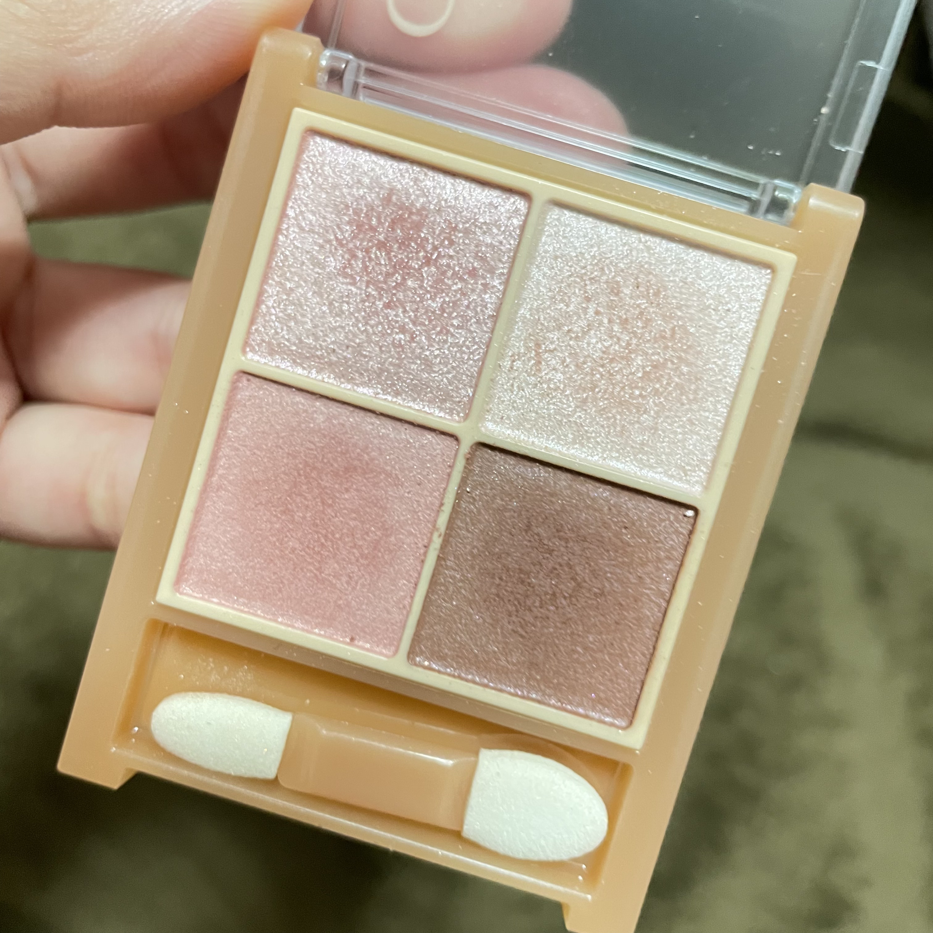 ベージュトーンアイシャドウ/CEZANNE/アイシャドウパレットを使ったクチコミ（2枚目）