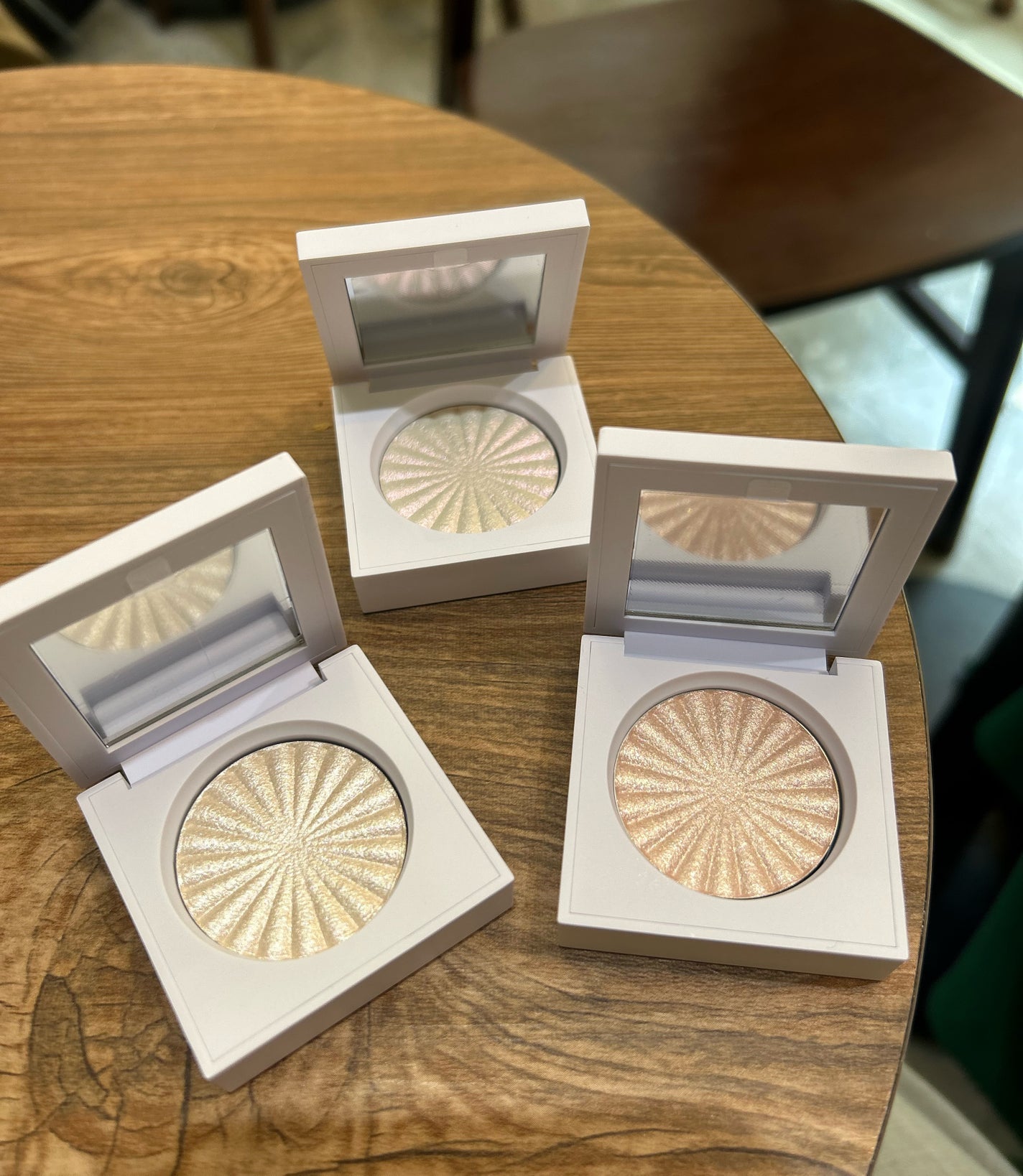 OFRA mini Highlighter/Ofra Cosmetics/パウダーハイライトを使ったクチコミ(1枚目)