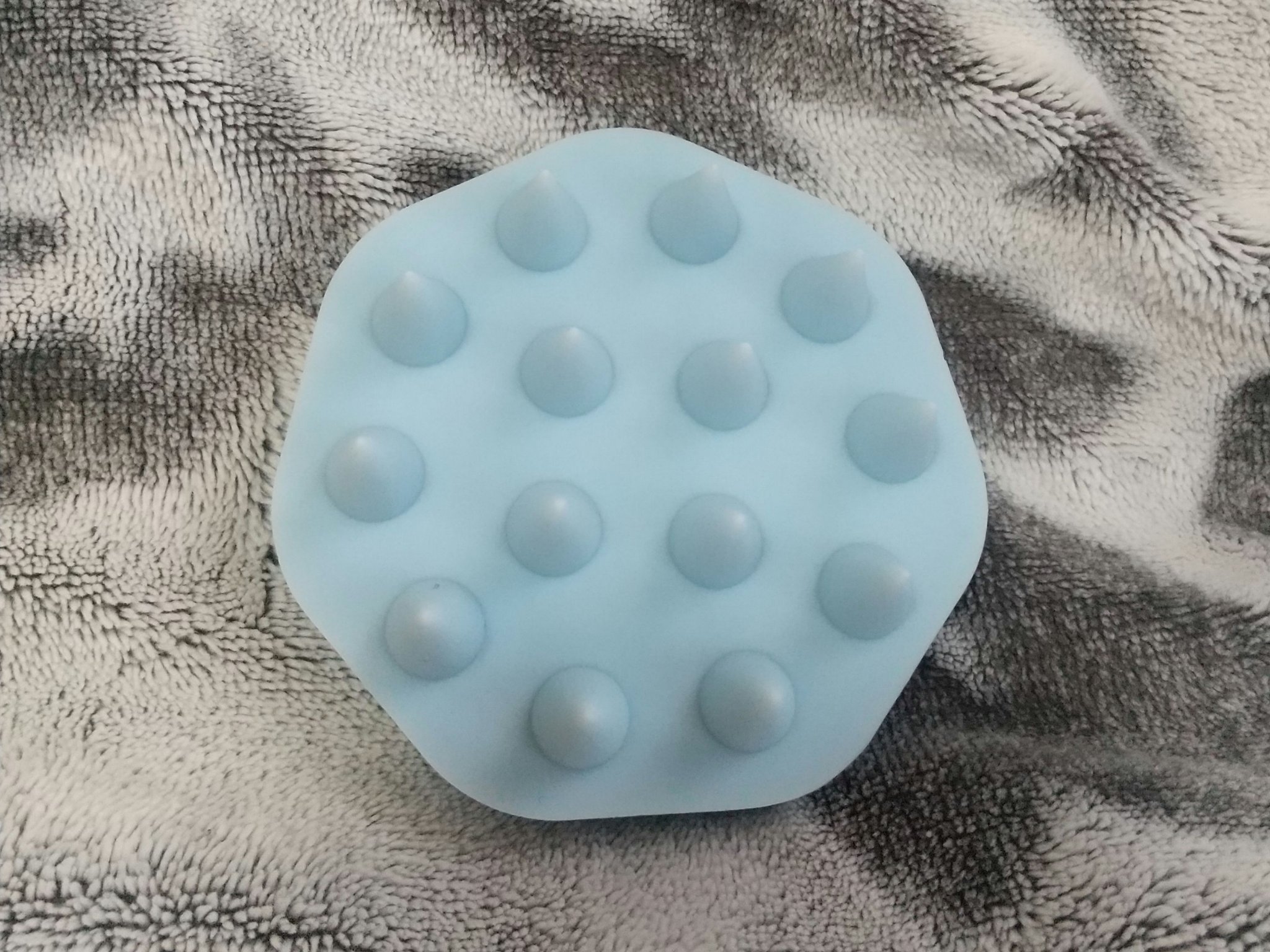 ヘッドスパブラシ/MIVIOS/ヘアケアグッズを使ったクチコミ（3枚目）