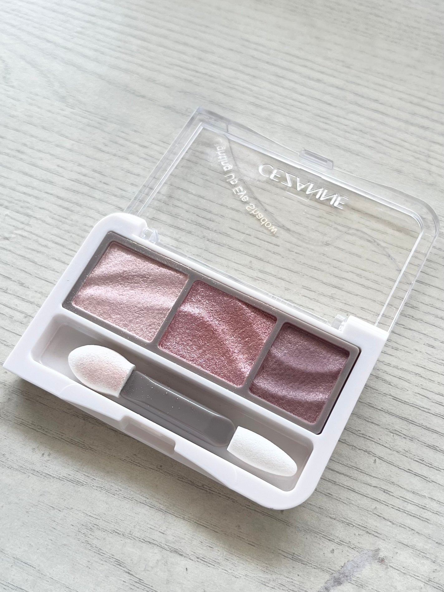 ライティングアップアイシャドウ/CEZANNE/アイシャドウを使ったクチコミ(1枚目)