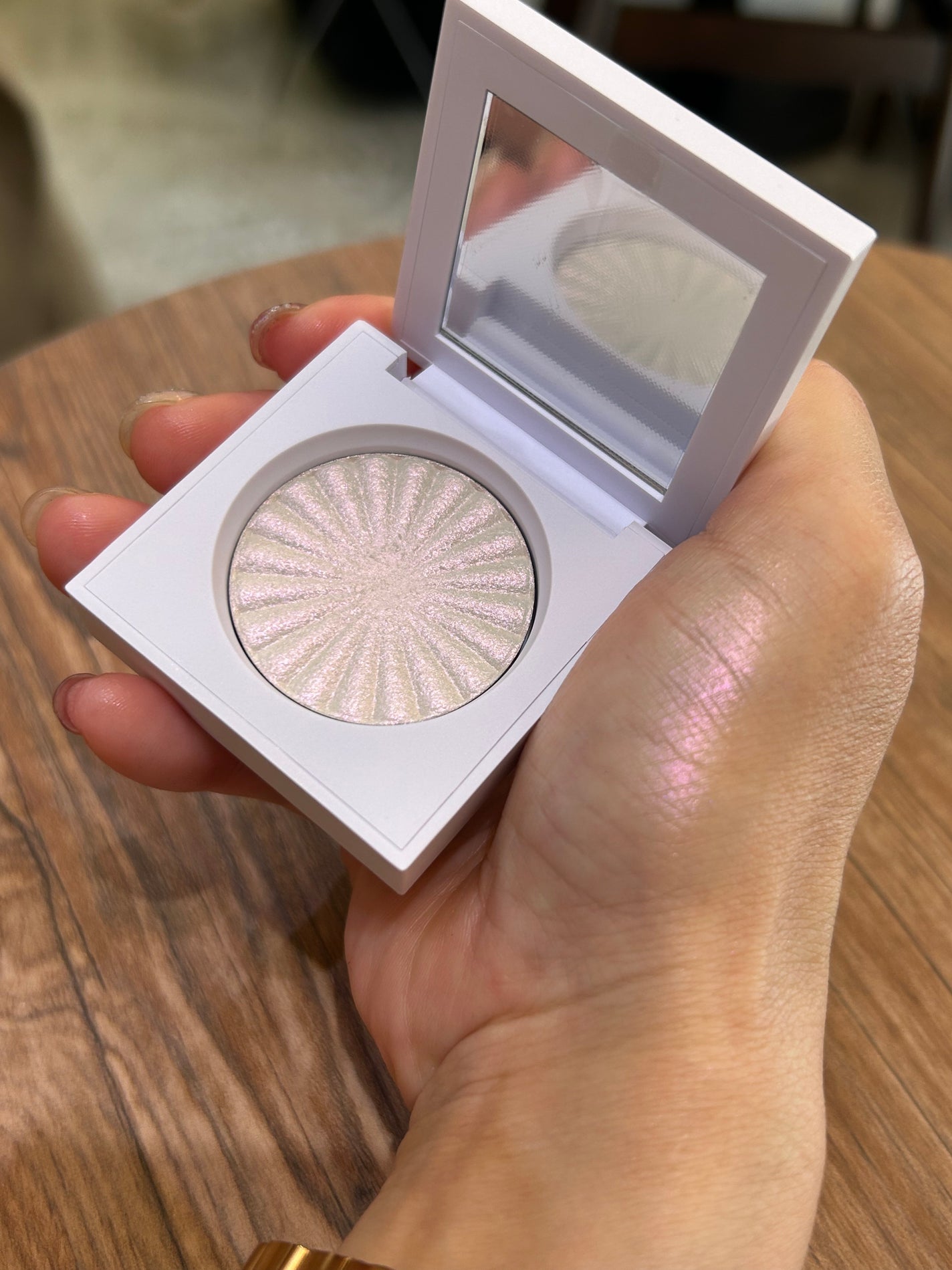 OFRA mini Highlighter/Ofra Cosmetics/パウダーハイライトを使ったクチコミ(2枚目)