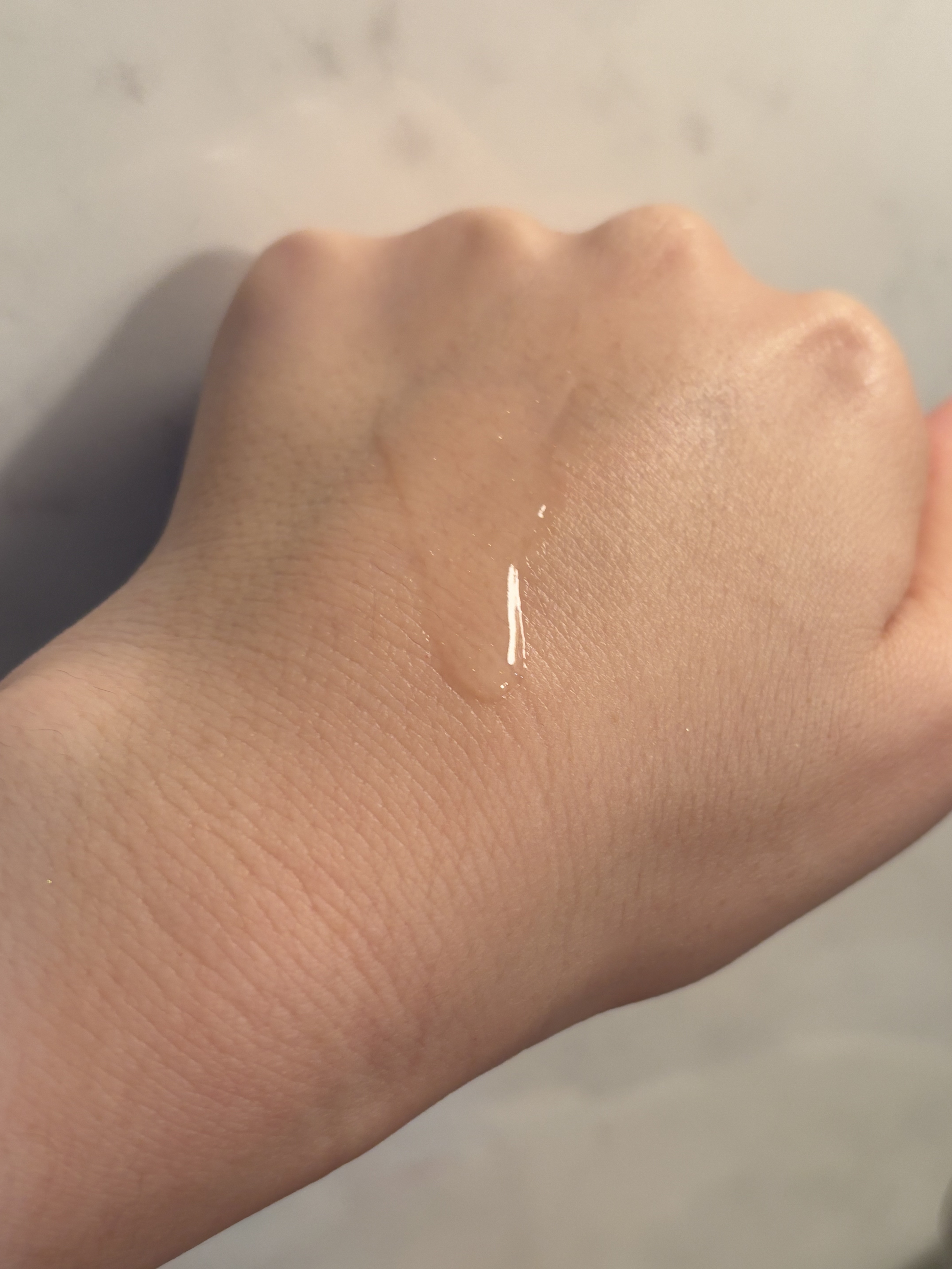 ザ・フラワーショップ　シルキー ドロップ オイル/THE FLOWER SHOP/ヘアオイルを使ったクチコミ（3枚目）