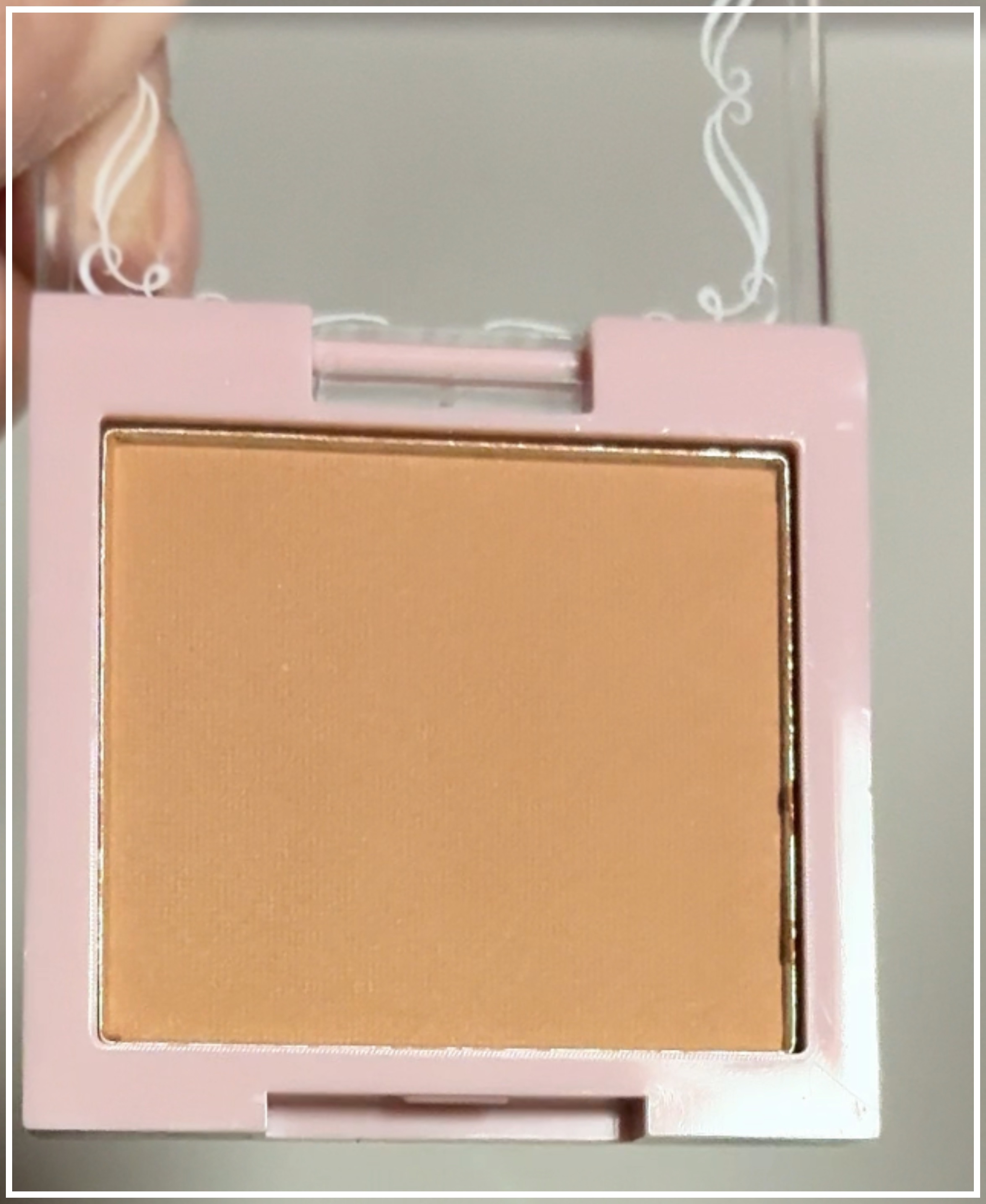 &. Wチャーム シェーディングパウダー/DAISO/シェーディングを使ったクチコミ（3枚目）