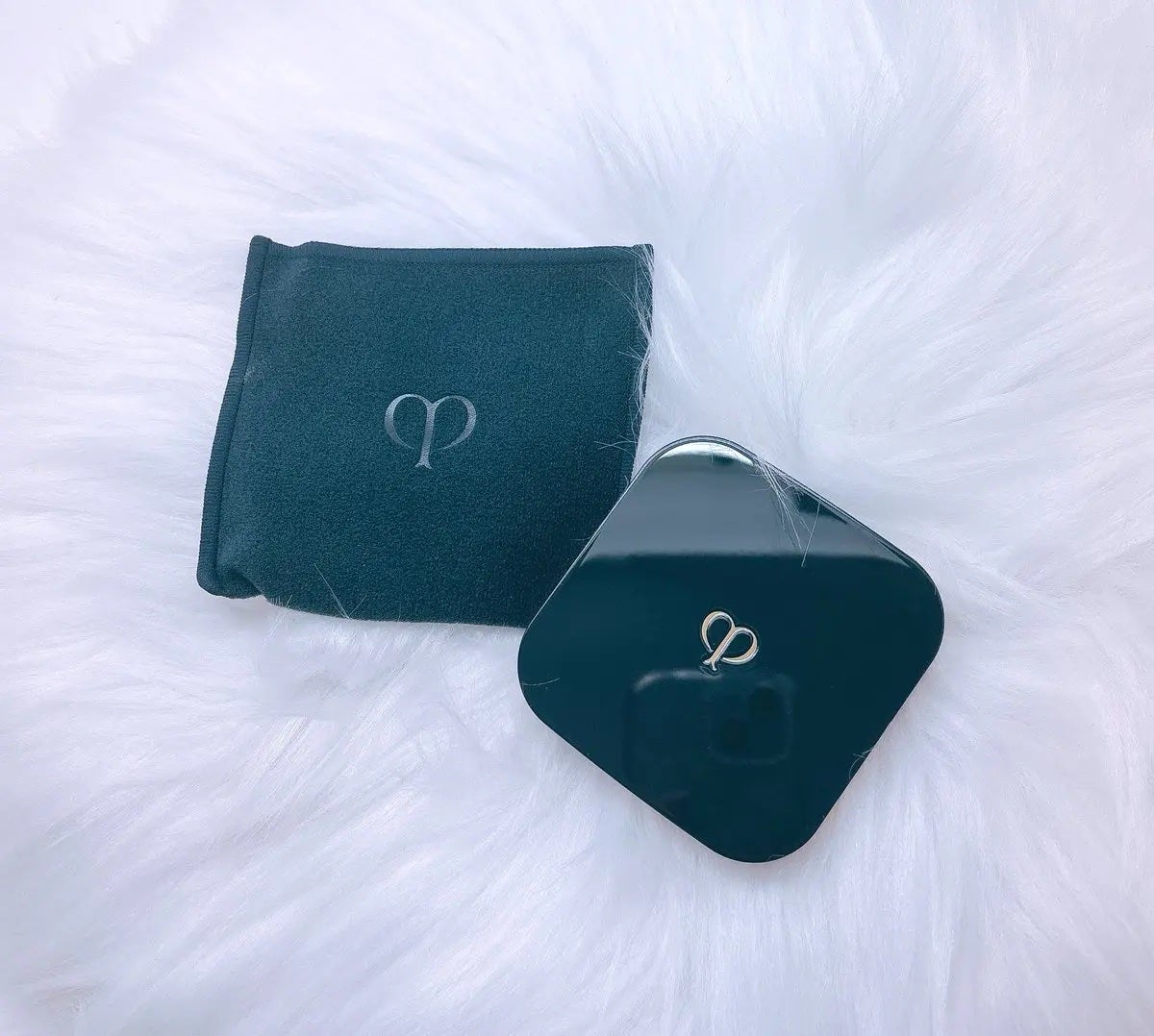 プードルコンパクトエサンシエルn/クレ・ド・ポー ボーテ/プレストパウダーを使ったクチコミ(1枚目)