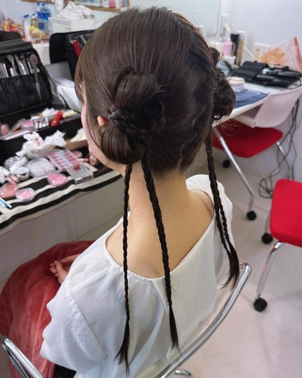 ヘアメイクみどり【YouTube】 on LIPS 「アンダーバーさん広告撮影〜🙂モデル秋谷穂奈美さんに韓国風の可愛..」(6枚目)