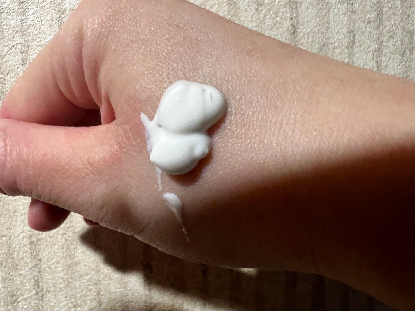 ヒアルーシカ ウォーターフィット サンセラム/SKIN1004/日焼け止めローションを使ったクチコミ(1枚目)