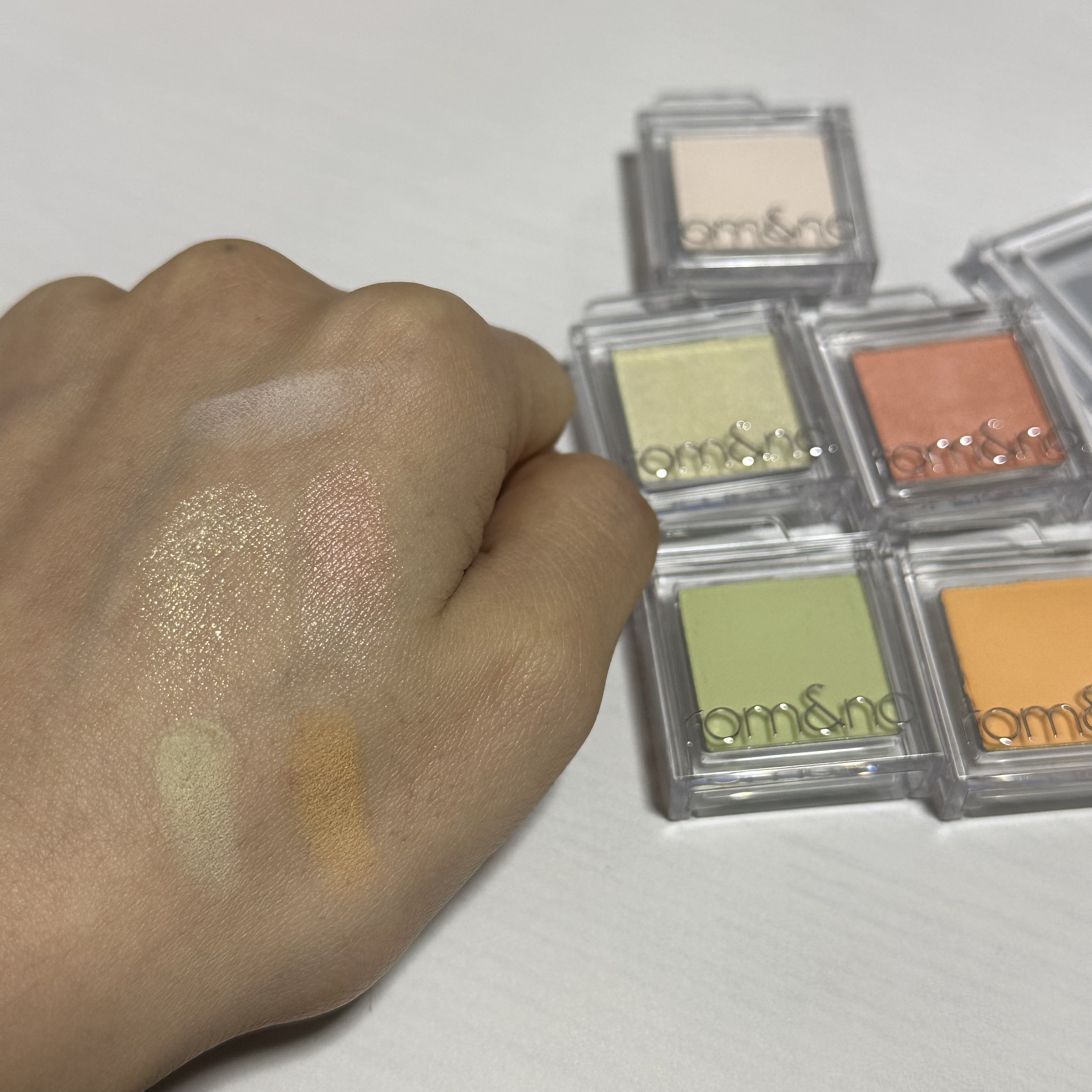 スライドインシングル/rom&nd/単色アイシャドウを使ったクチコミ（3枚目）