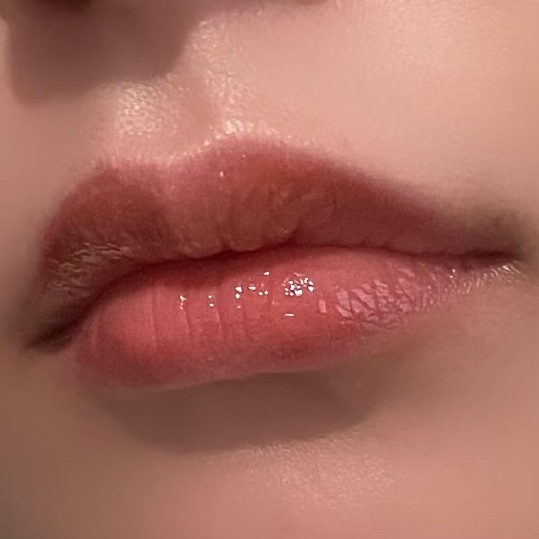 COLORKEY フリーズメモリ リップグロスのクチコミ「今日のリップ🧡
最近オレンジ系にハマってる〜
リニューアル前（？）のcolorkeyのティント.....」（1枚目）