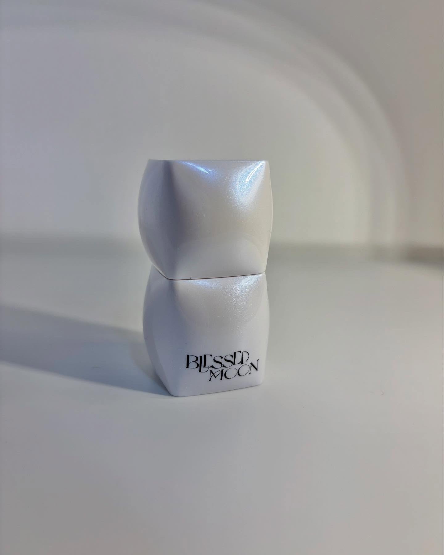 Veil Melting Glass Highlighter 01.Diamond Dust/BLESSED MOON/リキッドハイライトを使ったクチコミ（1枚目）