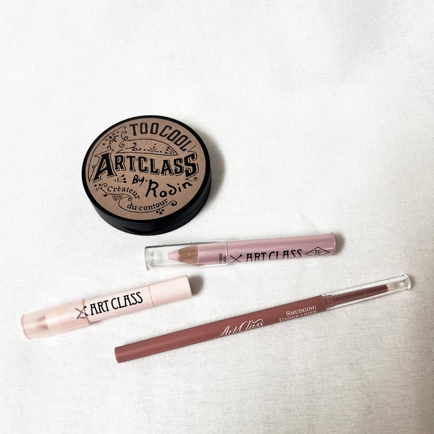 アートクラス アイグリッツ/too cool for school/スティックアイシャドウを使ったクチコミ(3枚目)