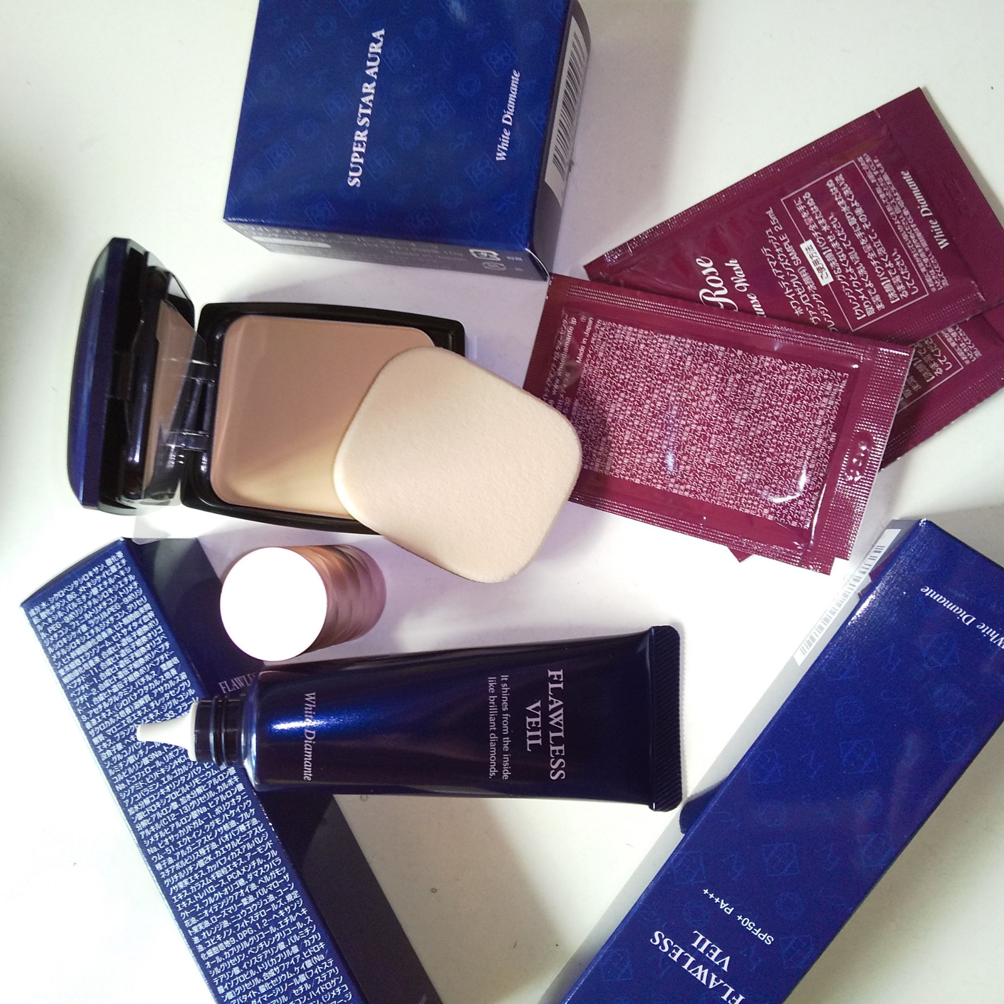 ホワイトディアマンテ スーパースターオーラのクチコミ「本日届いた
ホワイトディアマンテ
最新

○  #パウダースーパースターオーラ
パウダーファン.....」（2枚目）