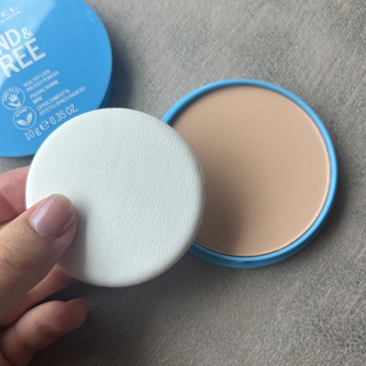 カインド&フリー プレストパウダー/リンメル ロンドン/プレストパウダーを使ったクチコミ(3枚目)