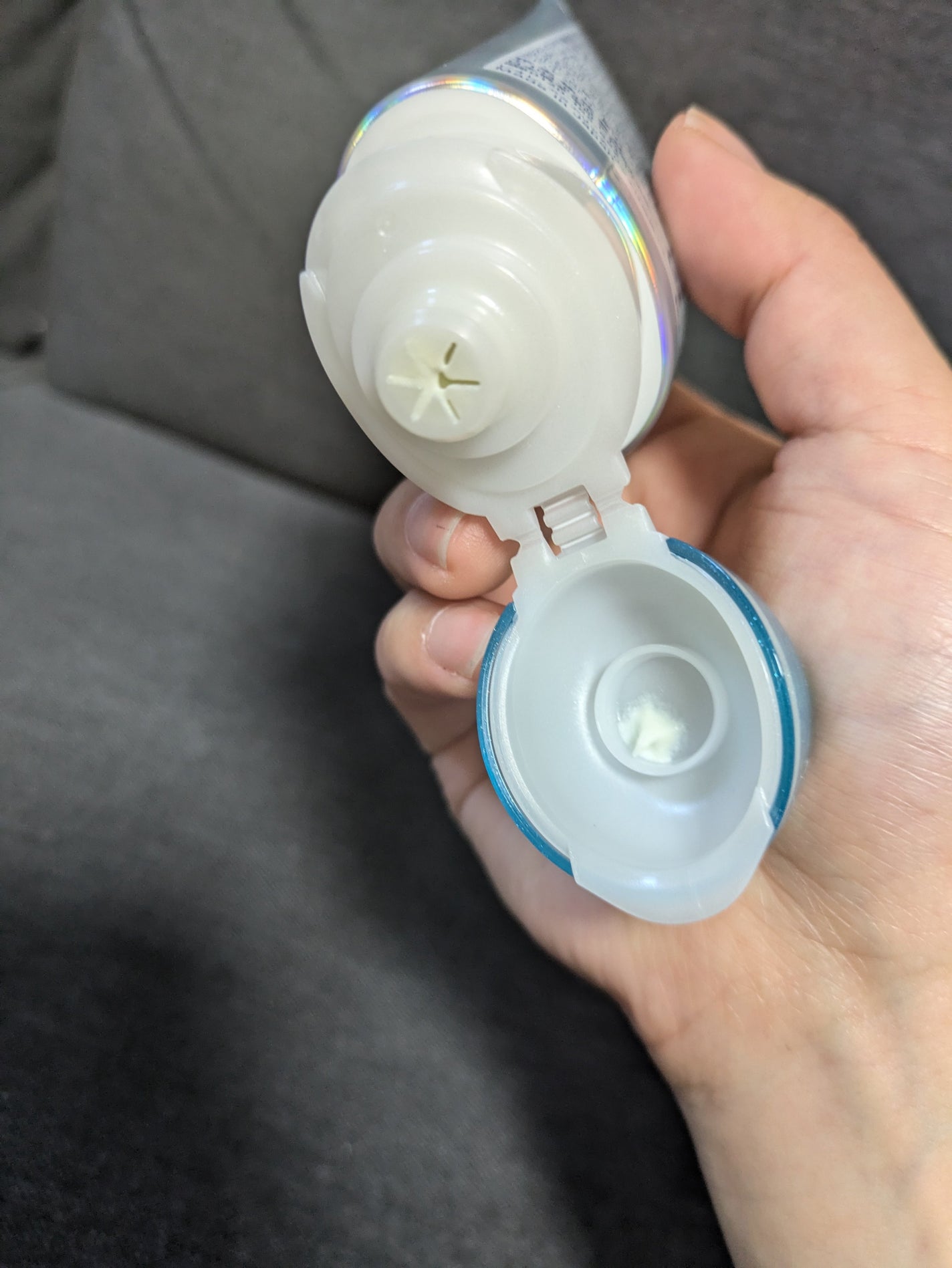 アクアリッチ エアリーホールドクリーム(呼吸感ベールUV)/ビオレ/日焼け止めクリームを使ったクチコミ(2枚目)