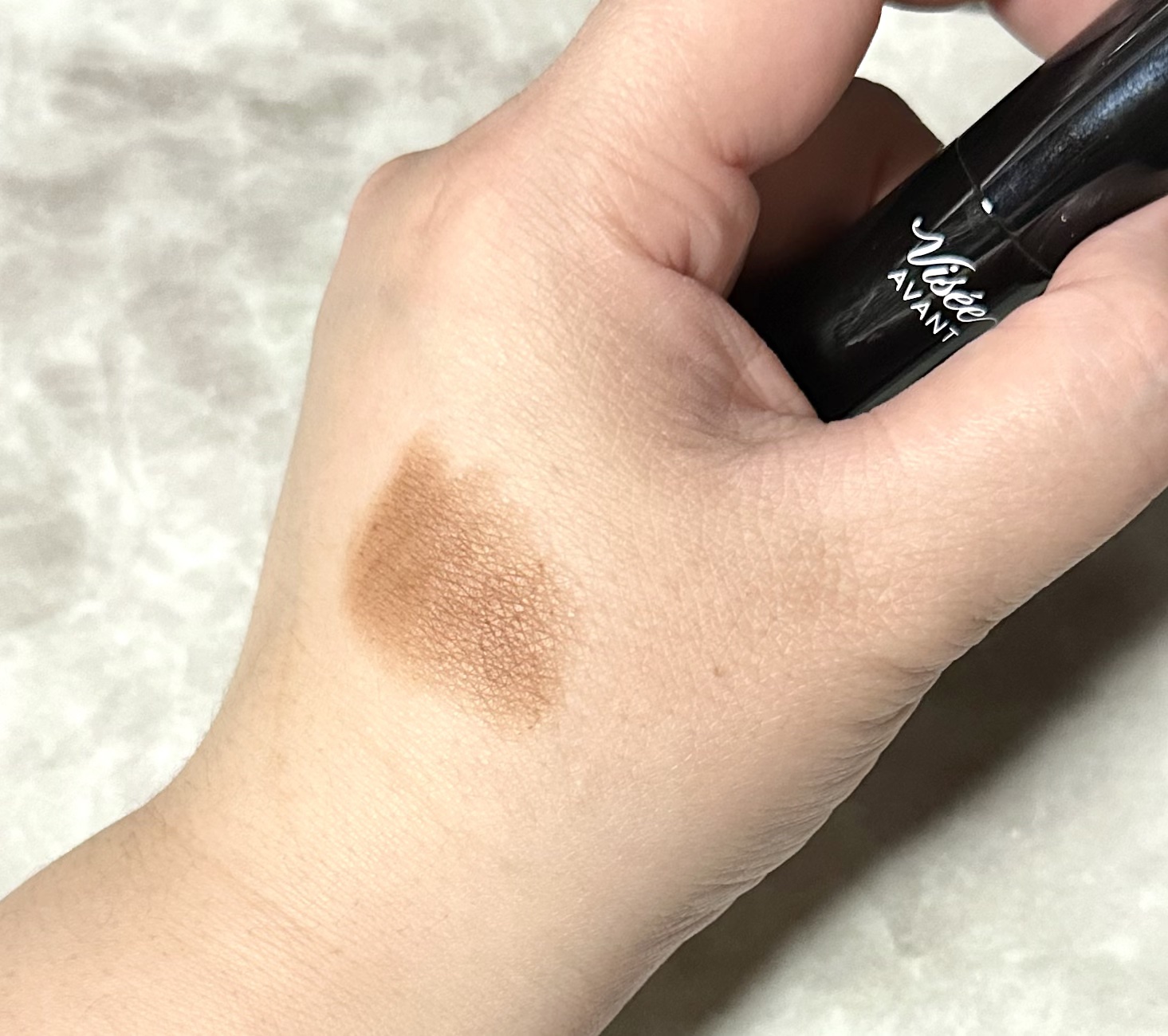 ヴィセ アヴァン マルチスティックカラー
010CACAO
¥1,980

他のカラーを持ってて
使い勝手がいいので
試しシェーディングカラーを
LIPSで購入しました🛒

想像してたよりだいぶ
黄み寄りに見える…🤔

自然なシェーディ