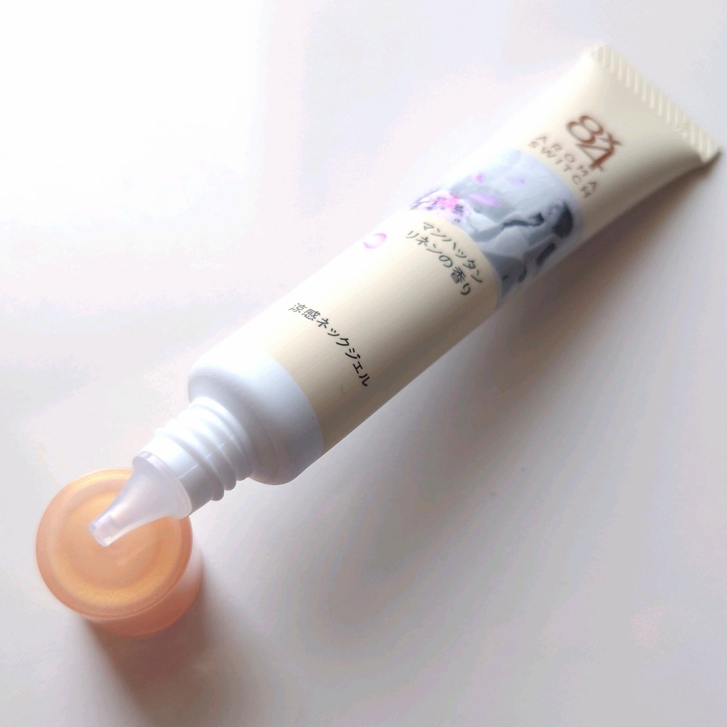 8x4 アロマスイッチ 涼感ネックジェル マンハッタンリネンの香り/8x4/デオドラント・制汗剤を使ったクチコミ(3枚目)