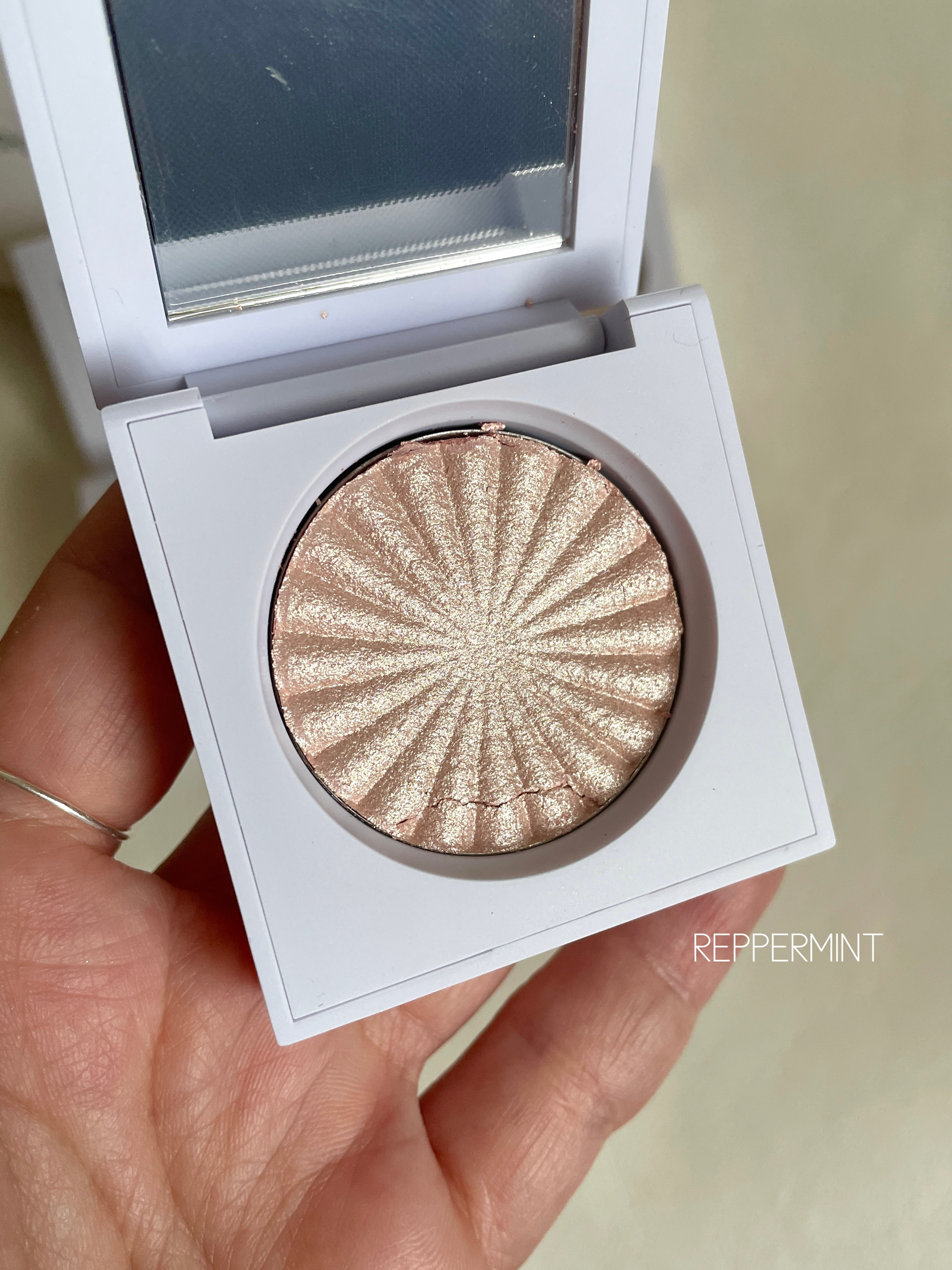 OFRA mini Highlighter/Ofra Cosmetics/パウダーハイライトを使ったクチコミ（3枚目）