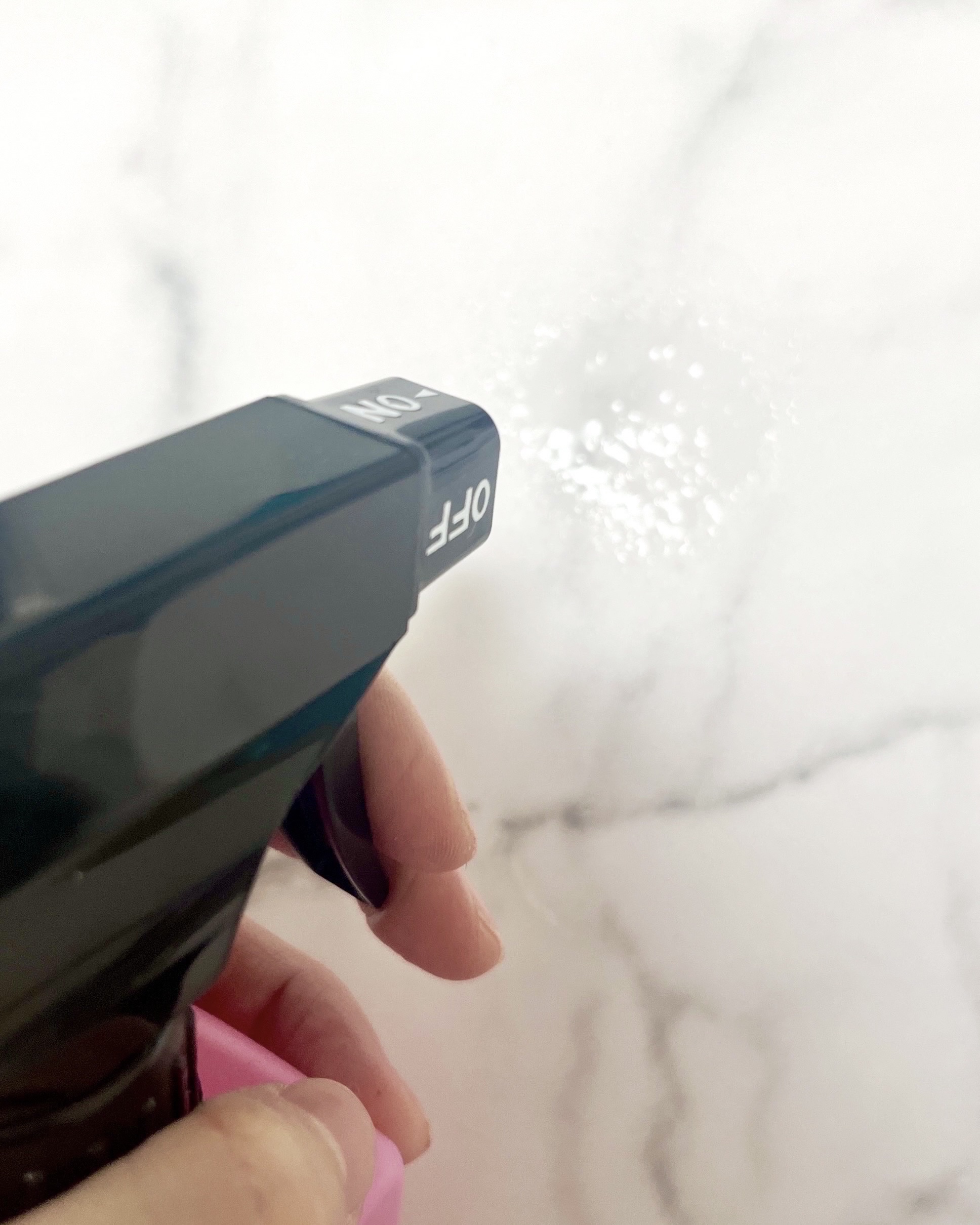 ファブリックミスト ラッキーピンクフラワーの香り/MELLOW CHARM/ファブリックミストを使ったクチコミ（2枚目）