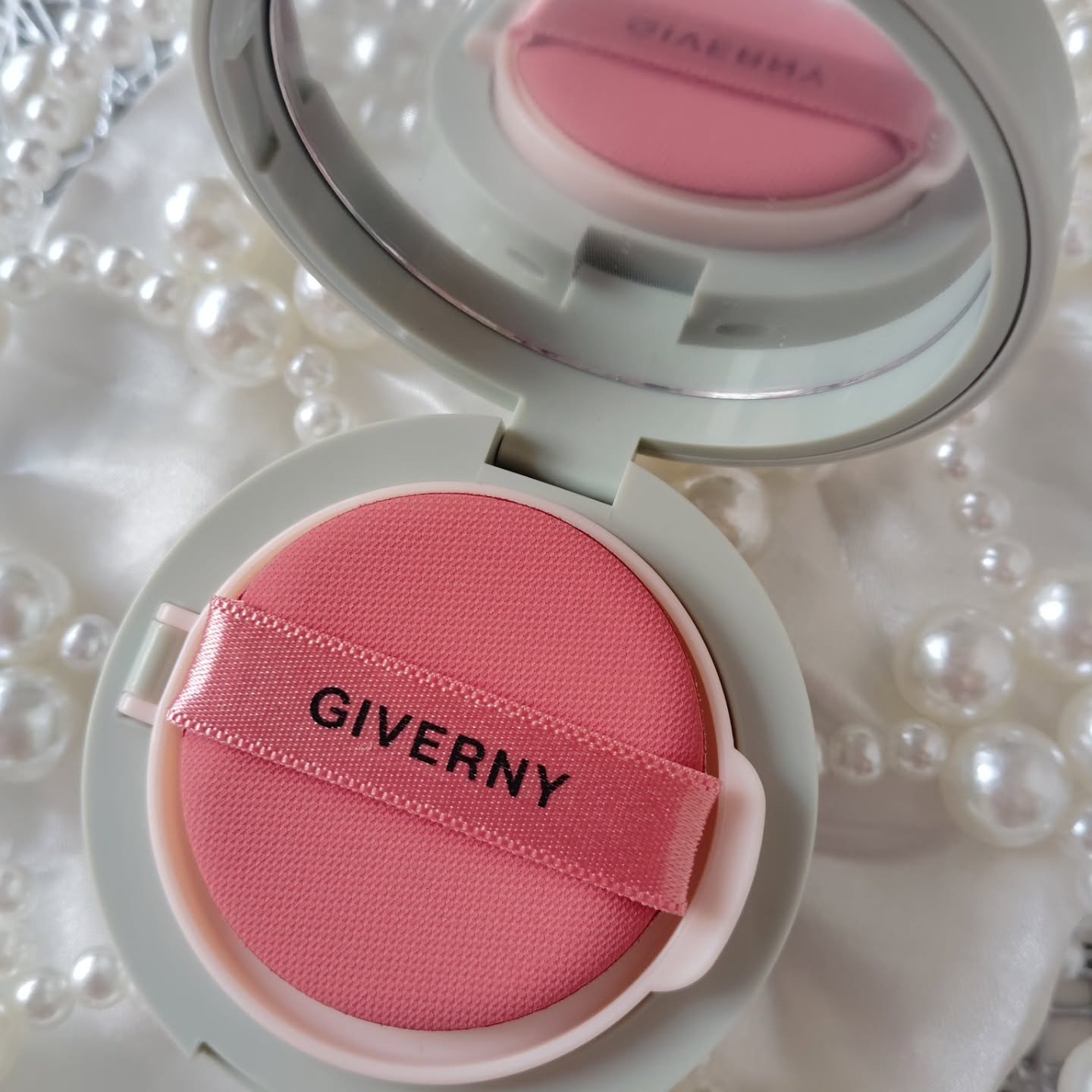 ジヴェルニー 密着カバークッション/GIVERNY/クッションファンデーションを使ったクチコミ（1枚目）