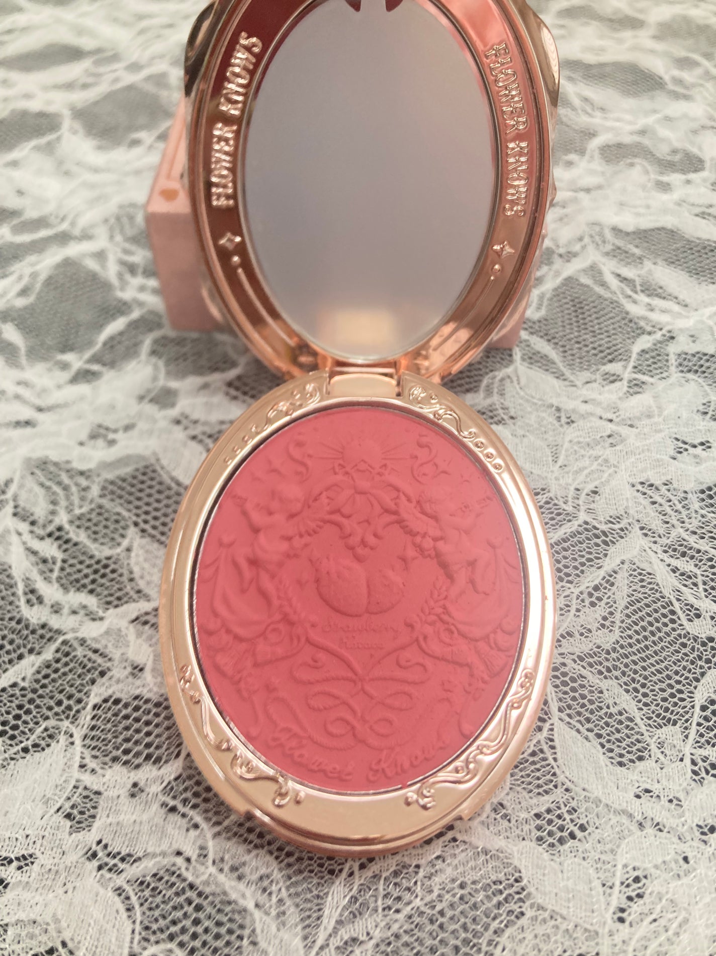 ストロベリーロココ チークブラッシュ/FlowerKnows/パウダーチークを使ったクチコミ(3枚目)