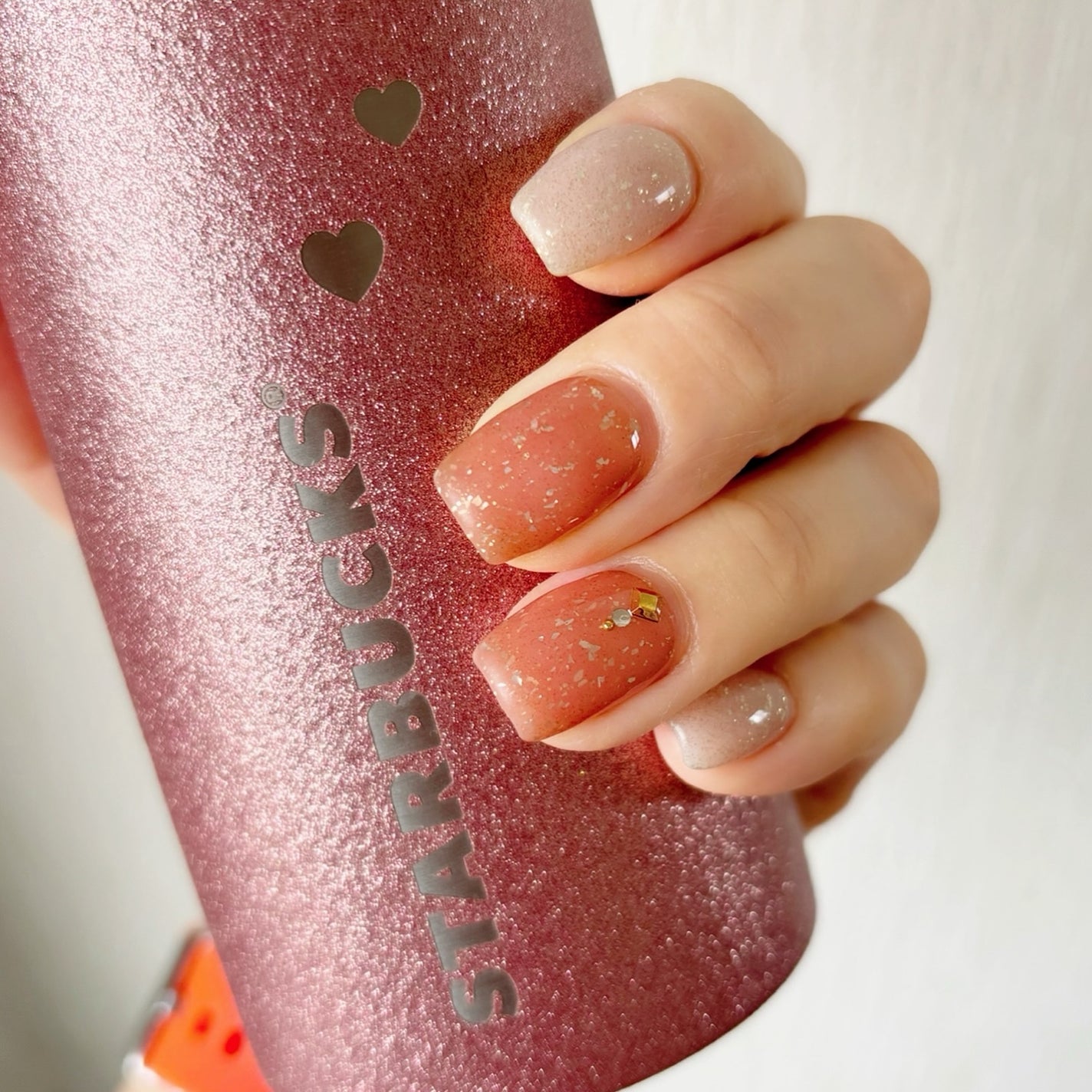 ♡𝙗𝙚𝙠𝙞♡フォロバ100%♡ on LIPS 「🧡🤍この春の手元は淡めのビタミンカラー🤍🧡#nails#nai..」(1枚目)