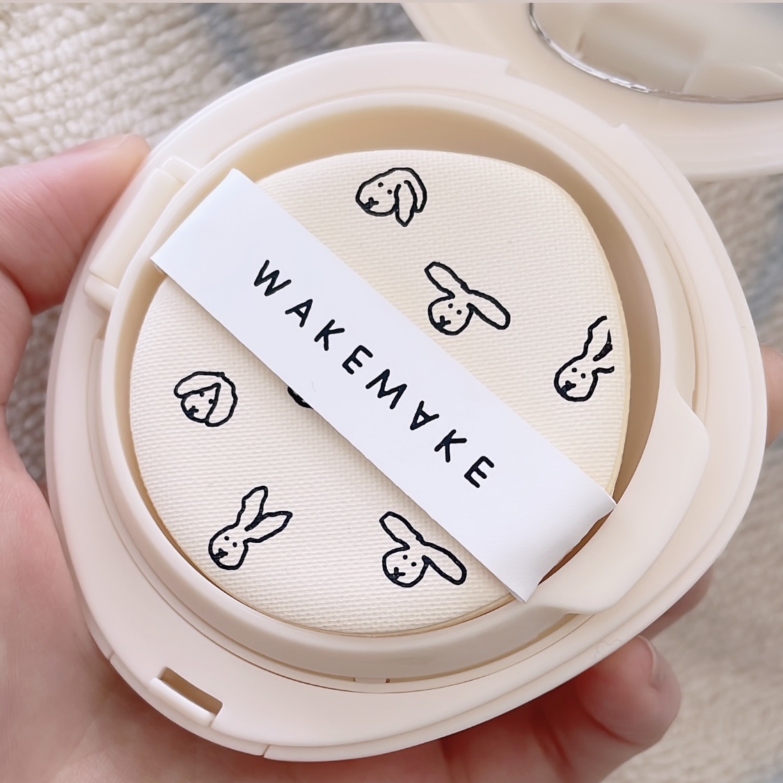 ウォーターベルベットカバークッション 19 ポーセリン/wakemake/クッションファンデーションを使ったクチコミ（3枚目）