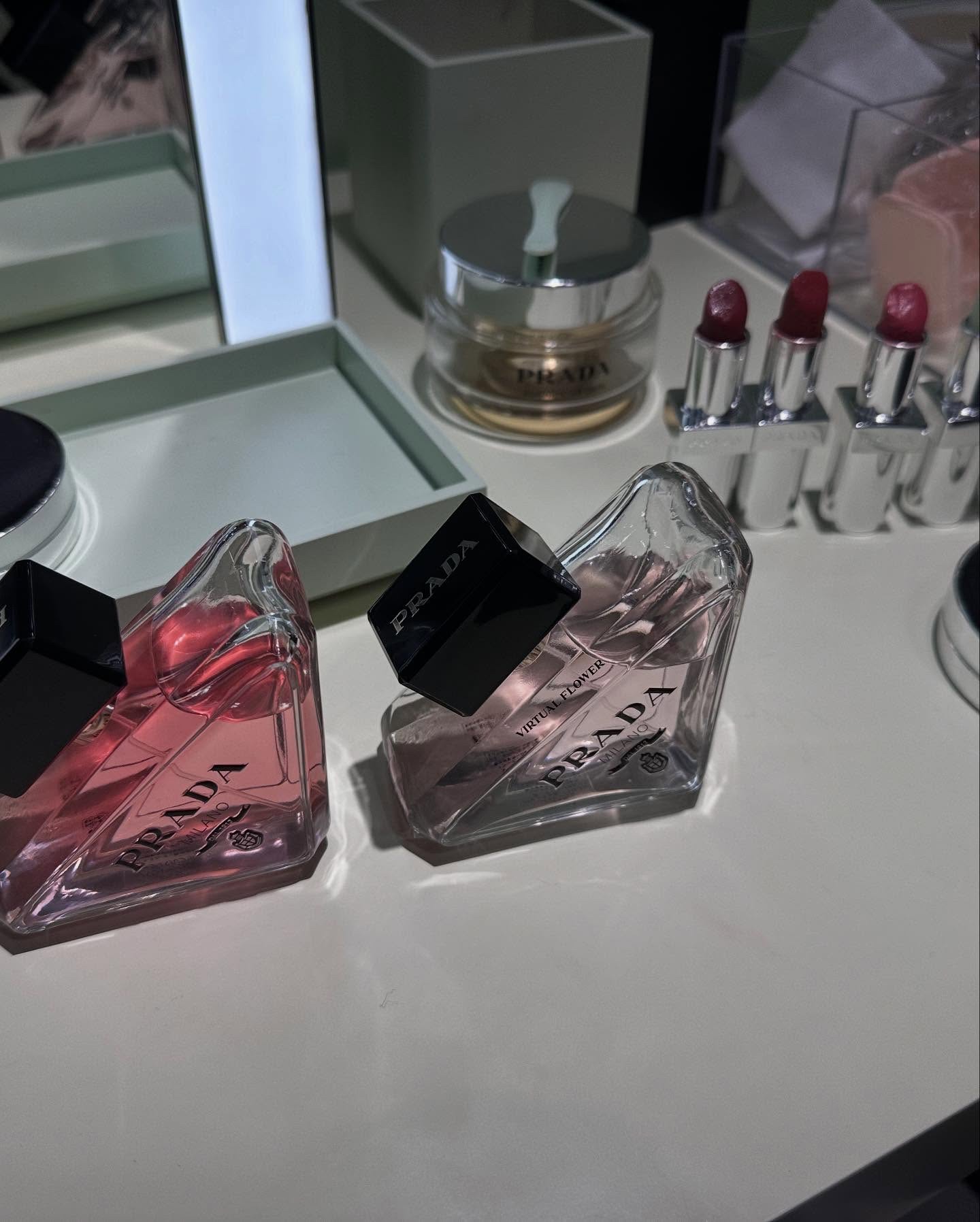 プラダ パラドックス ヴァーチャル フラワー オーデパルファム/PRADA BEAUTY/香水(レディース)を使ったクチコミ（2枚目）