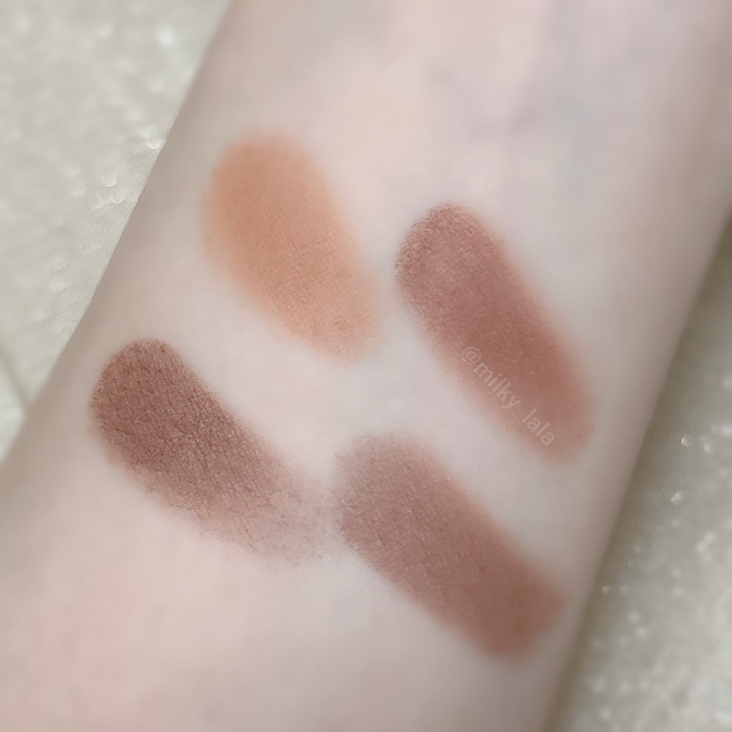 &. Wチャーム アイシャドウ2スタイルカラーパレット/DAISO/アイシャドウパレットを使ったクチコミ(3枚目)