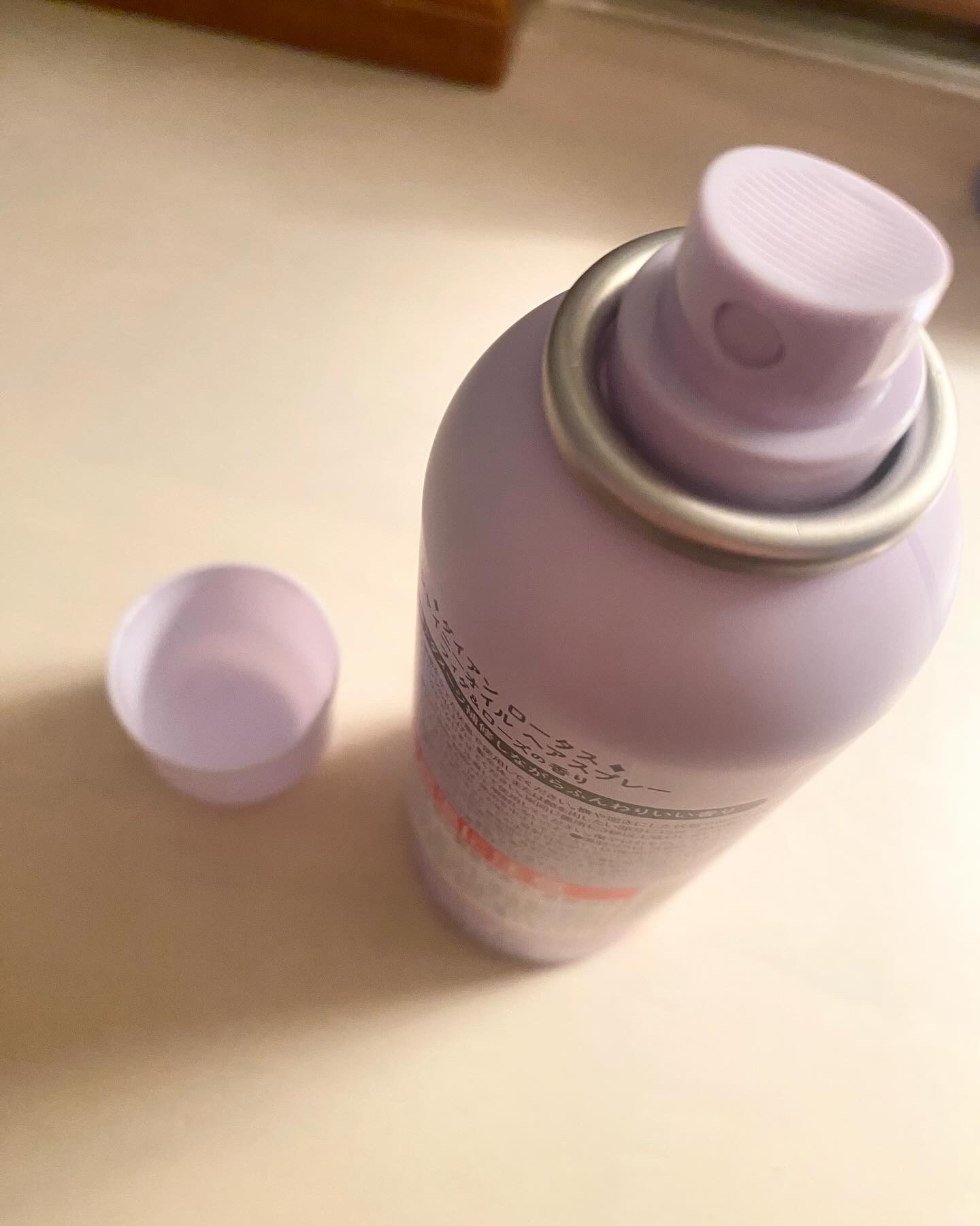 ロータス シャイニーオイル ヘアスプレー フィグ＆ローズの香り/ダイアン/ヘアスプレーを使ったクチコミ（2枚目）