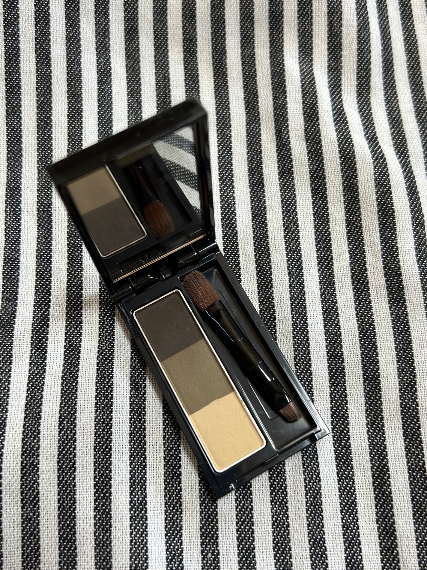 ケイト デザイニングアイブロウ3D/KATE/パウダーアイブロウを使ったクチコミ(1枚目)