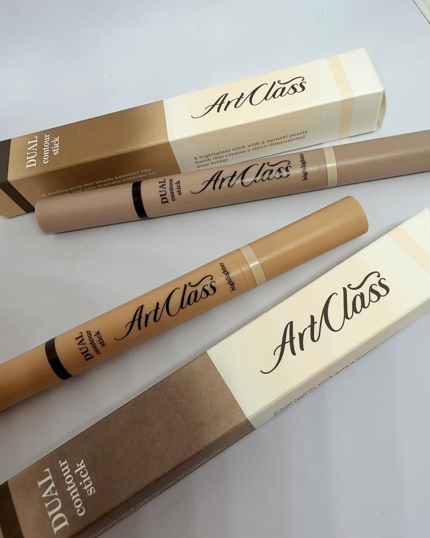 アートクラス デュアル コントゥアスティック/too cool for school/シェーディングを使ったクチコミ（1枚目）