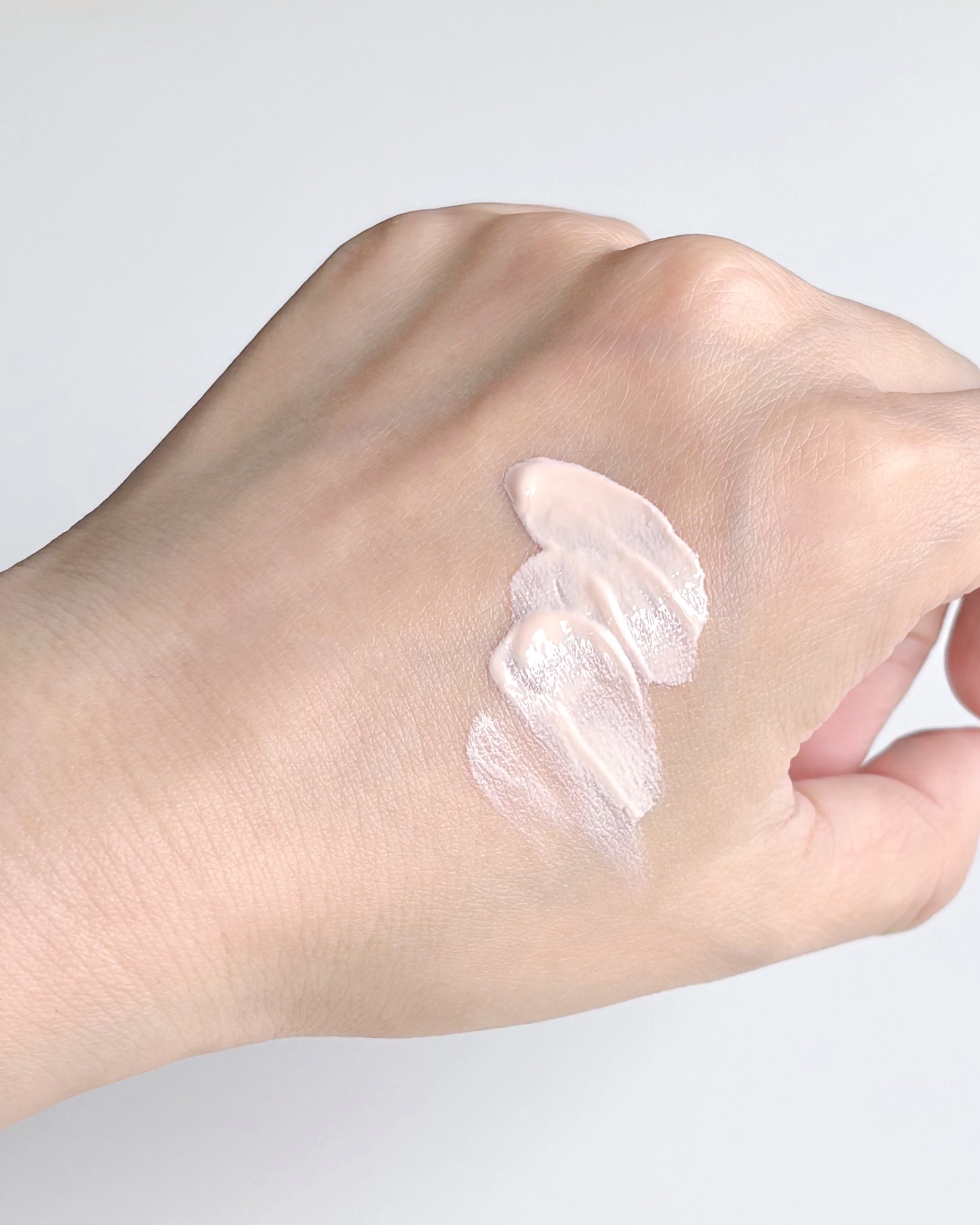 プレミ アムビーガン トーンアップ日焼け止め SPF50+PA++++/dinsee/日焼け止めミルクを使ったクチコミ（3枚目）