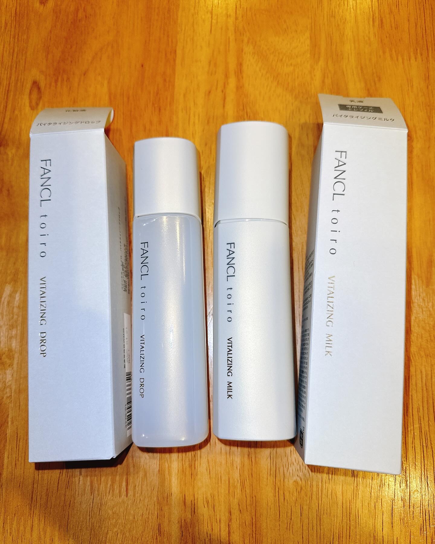 #PR #ファンケル
トイロバイタライジングドロップ【医薬部外品】
トイロバイタライジングミルク【医薬部外品】
すっと馴染んで気持ち良いです♪
ライン使いが良かったです♪

#ファンケルトイロ #トイロバイタライジング #スキンケア #エイ