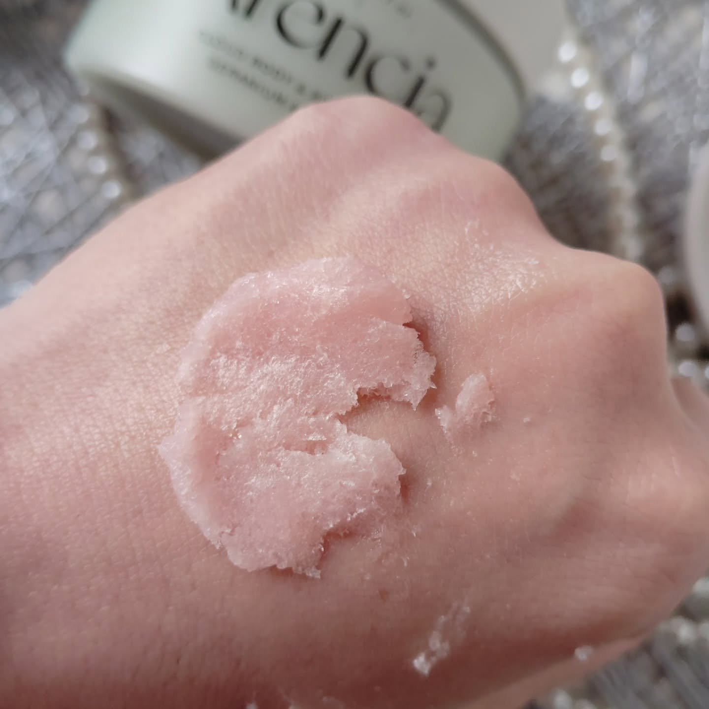 フレッシュクラウドスクラブ ゼラニウム&プリムローズ/アレンシア/ボディスクラブを使ったクチコミ（3枚目）