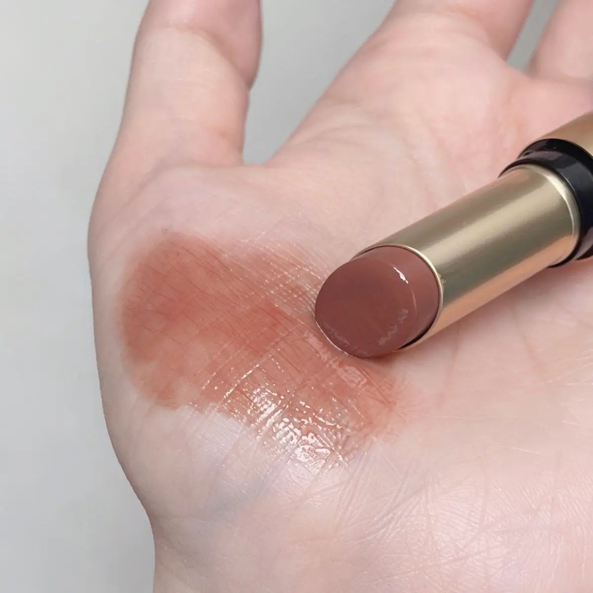 coral_perfume_gs3フォロバ100 on LIPS 「イギリスに行ってきたので憧れのリサ・エルドリッジへ。カウンター..」(2枚目)