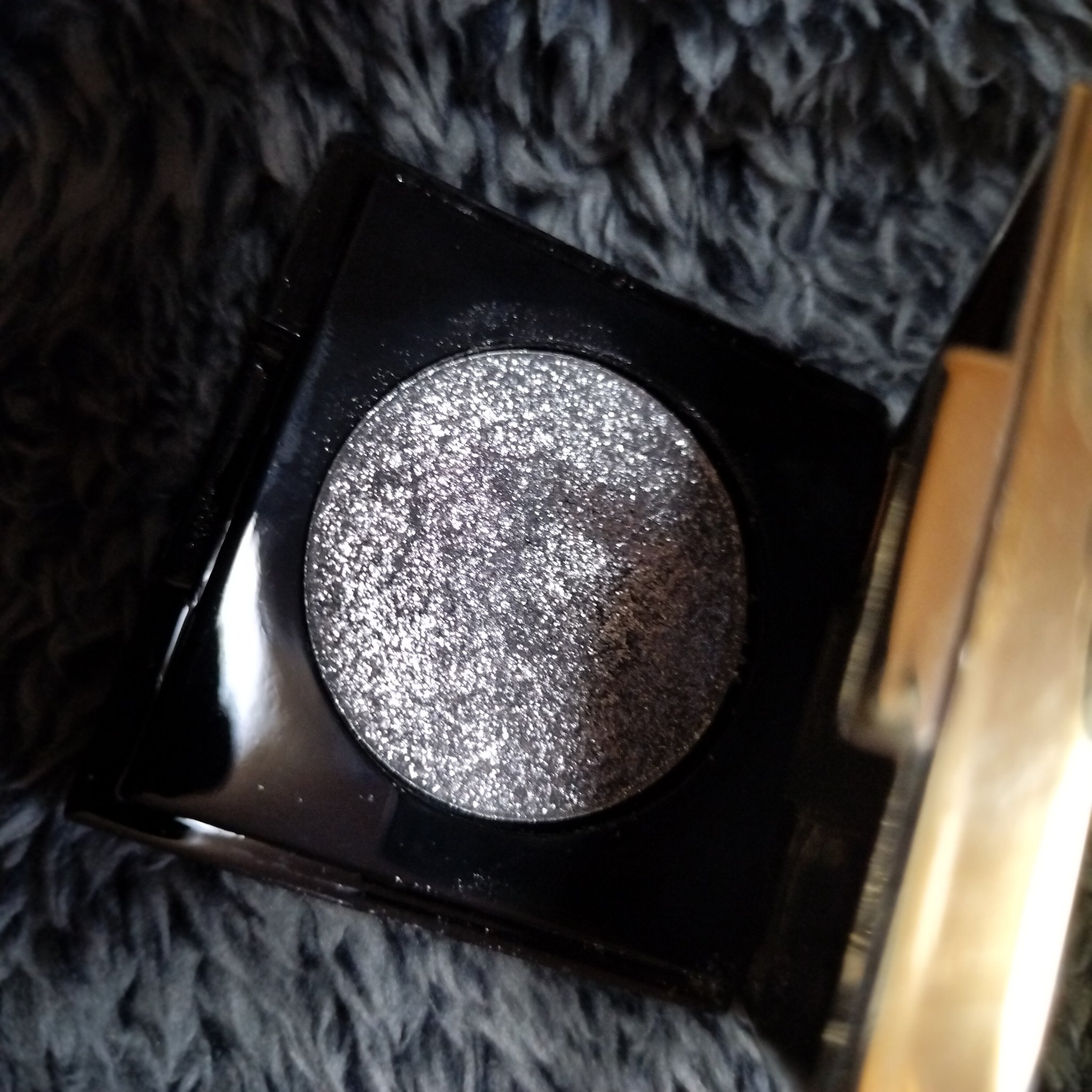 シークインクラッシュ/YVES SAINT LAURENT BEAUTE/単色アイシャドウを使ったクチコミ（1枚目）