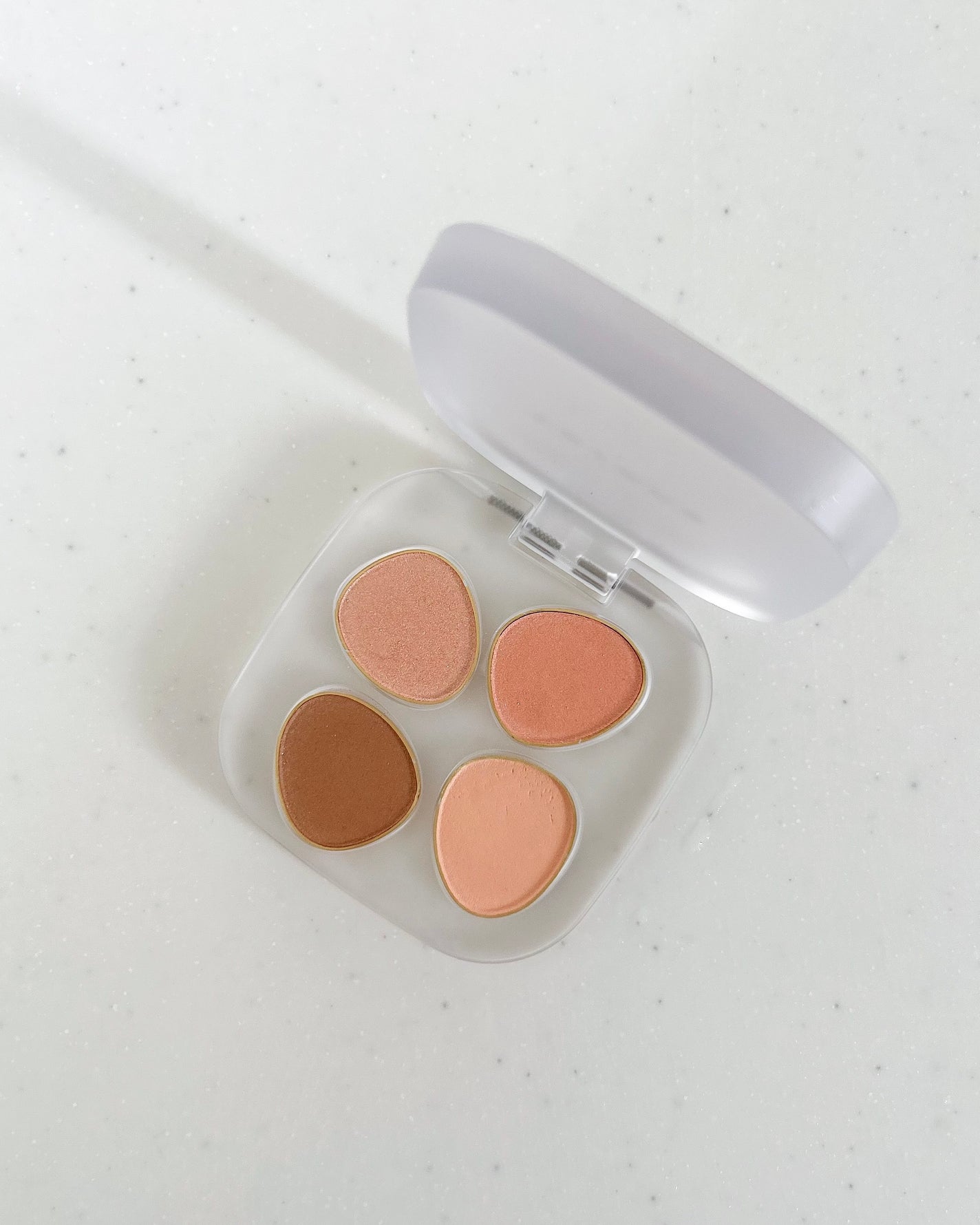 トーン ペタル フロート アイパレット/to/one/アイシャドウパレットを使ったクチコミ(7枚目)