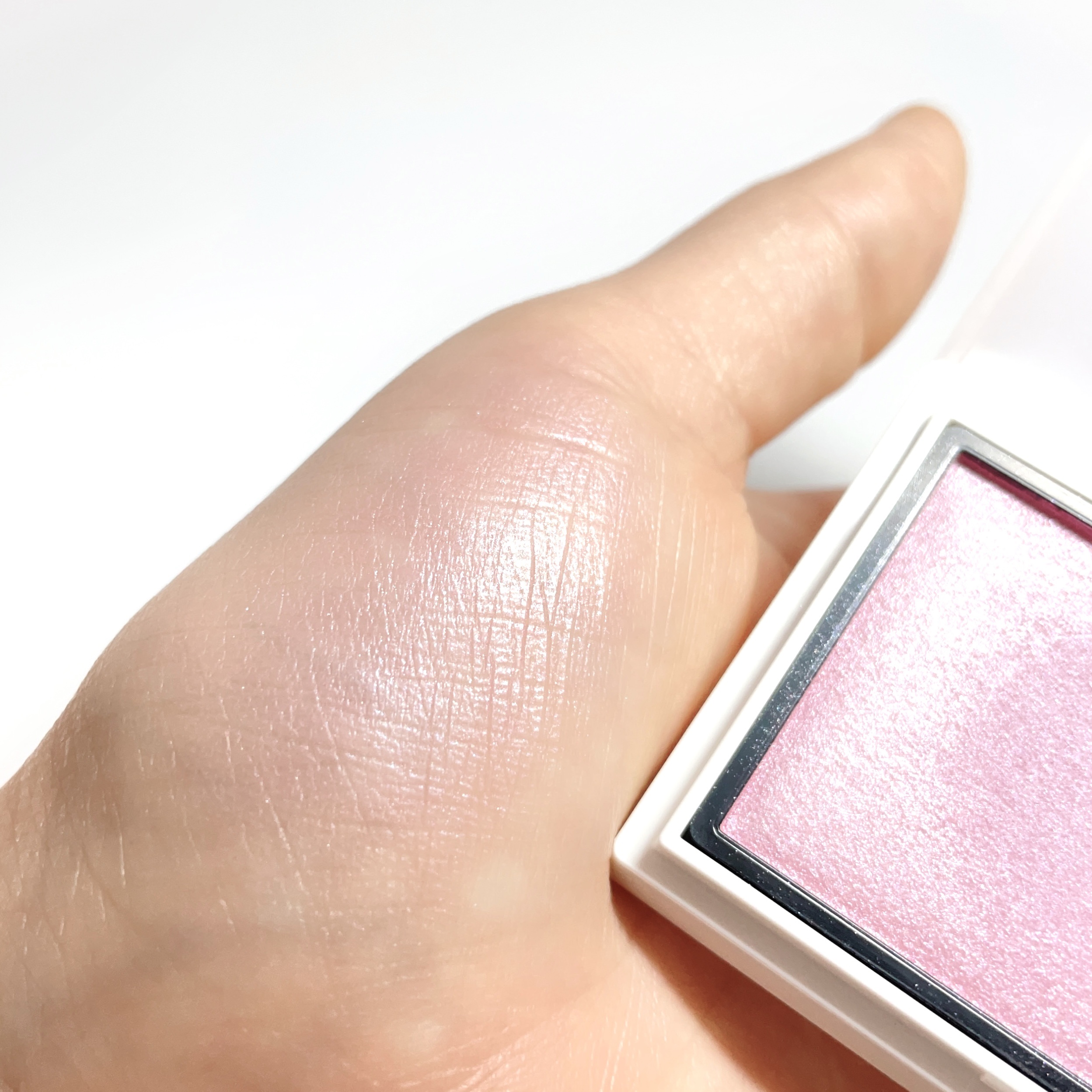 メロウメルティングチーク 05 Secret kiss/Enamor/パウダーチークを使ったクチコミ（3枚目）