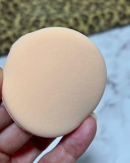 うに(フォロバ100) on LIPS 「ひと塗りで仕上がりが整う、クッションタイプのファンデーション😊..」(4枚目)