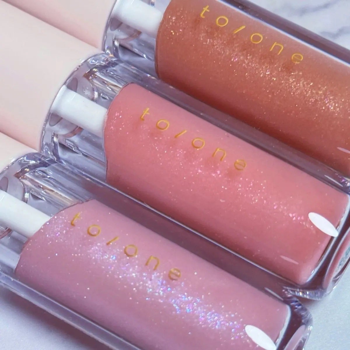 トーン ペタル ブルーミング グロス/to/one/リップグロスを使ったクチコミ(3枚目)