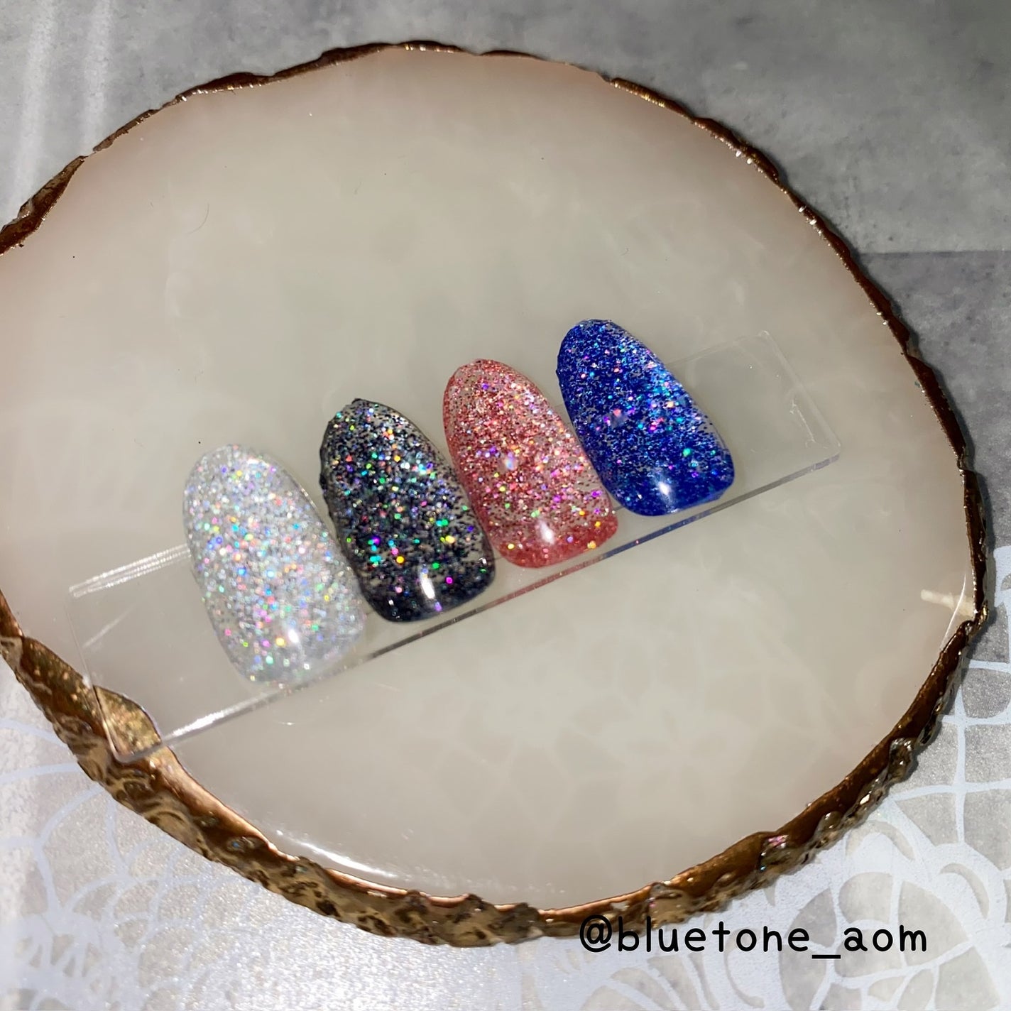 ⋆͛🦖⋆͛aomi on LIPS 「CanDoに売ってたフラッシュグリッターオーロララメが入ってて..」(3枚目)