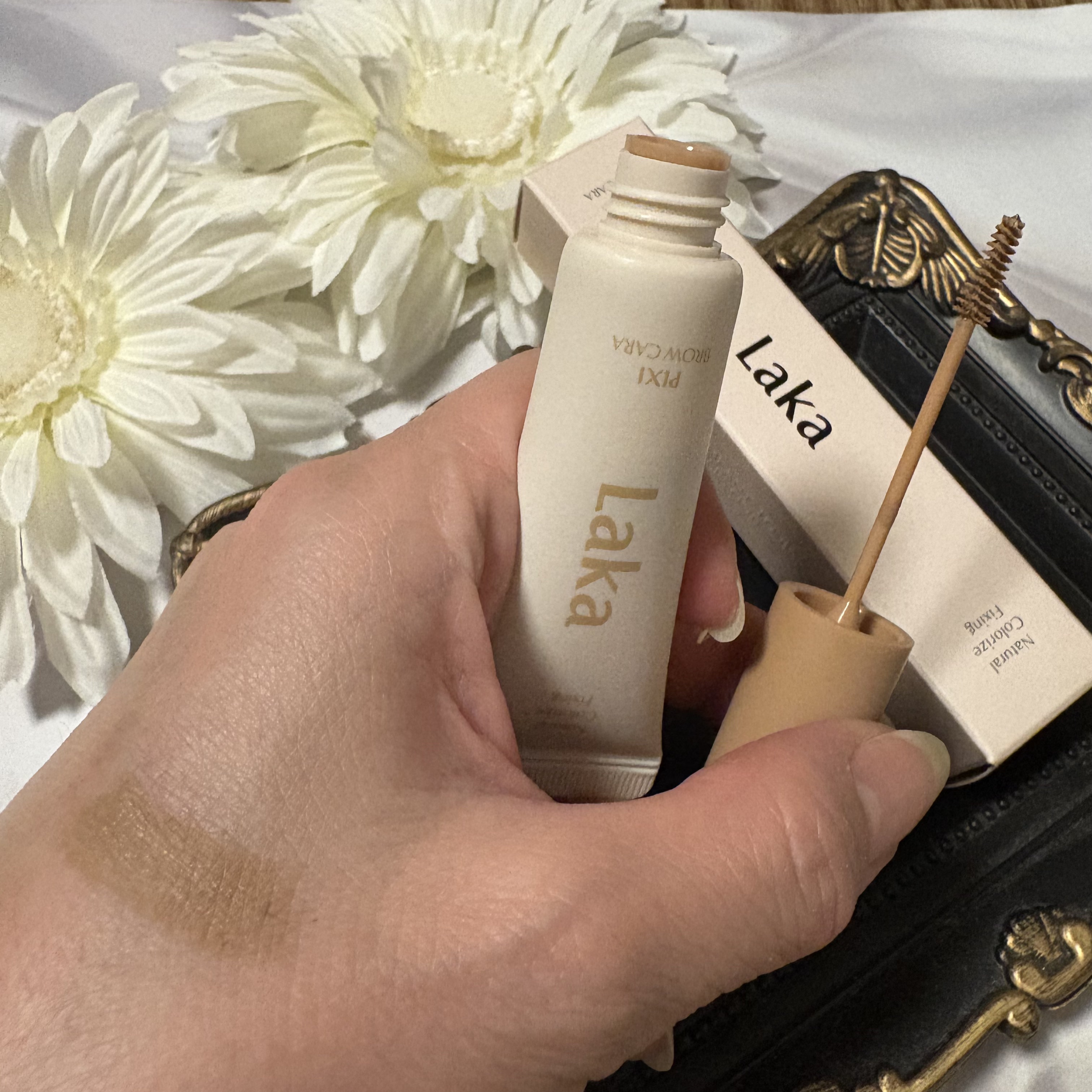 ラカ ピクシーブロウカラ/Laka/眉マスカラを使ったクチコミ（3枚目）