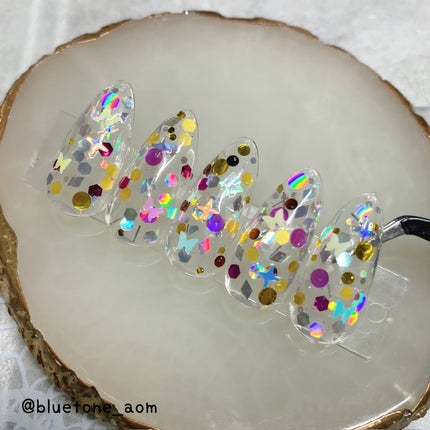 ⋆͛🦖⋆͛aomi on LIPS 「SHEINで購入したホログラム!色んな色、色んな形が入ってて可..」(7枚目)