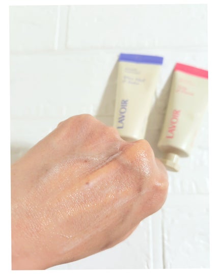 パフュームハンドクリーム ホワイトムスク&アンバー/LAVOIR/ハンドクリームを使ったクチコミ(5枚目)